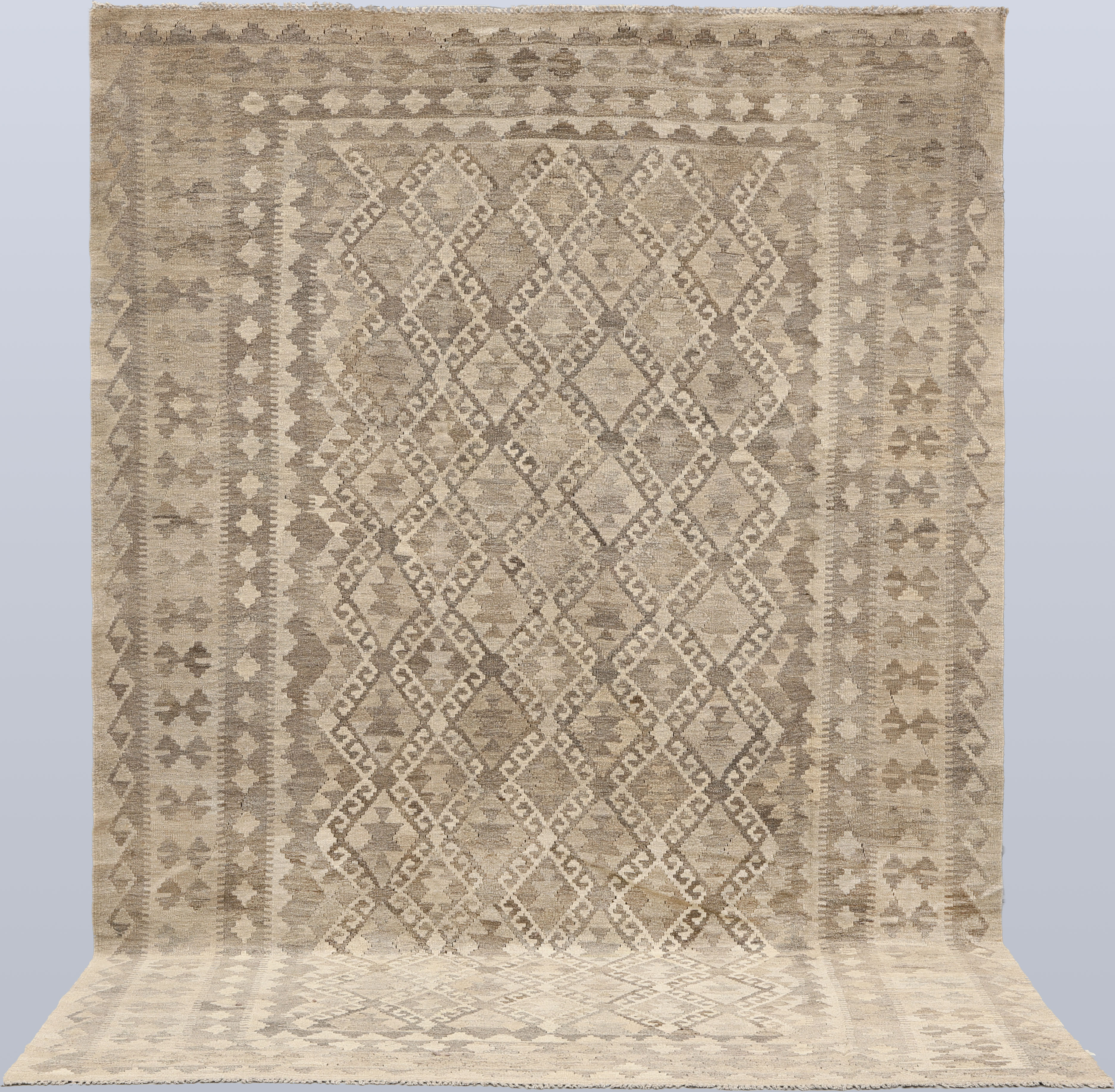 MATTA. Kelim naturfärgad, 296 x 203 cm.