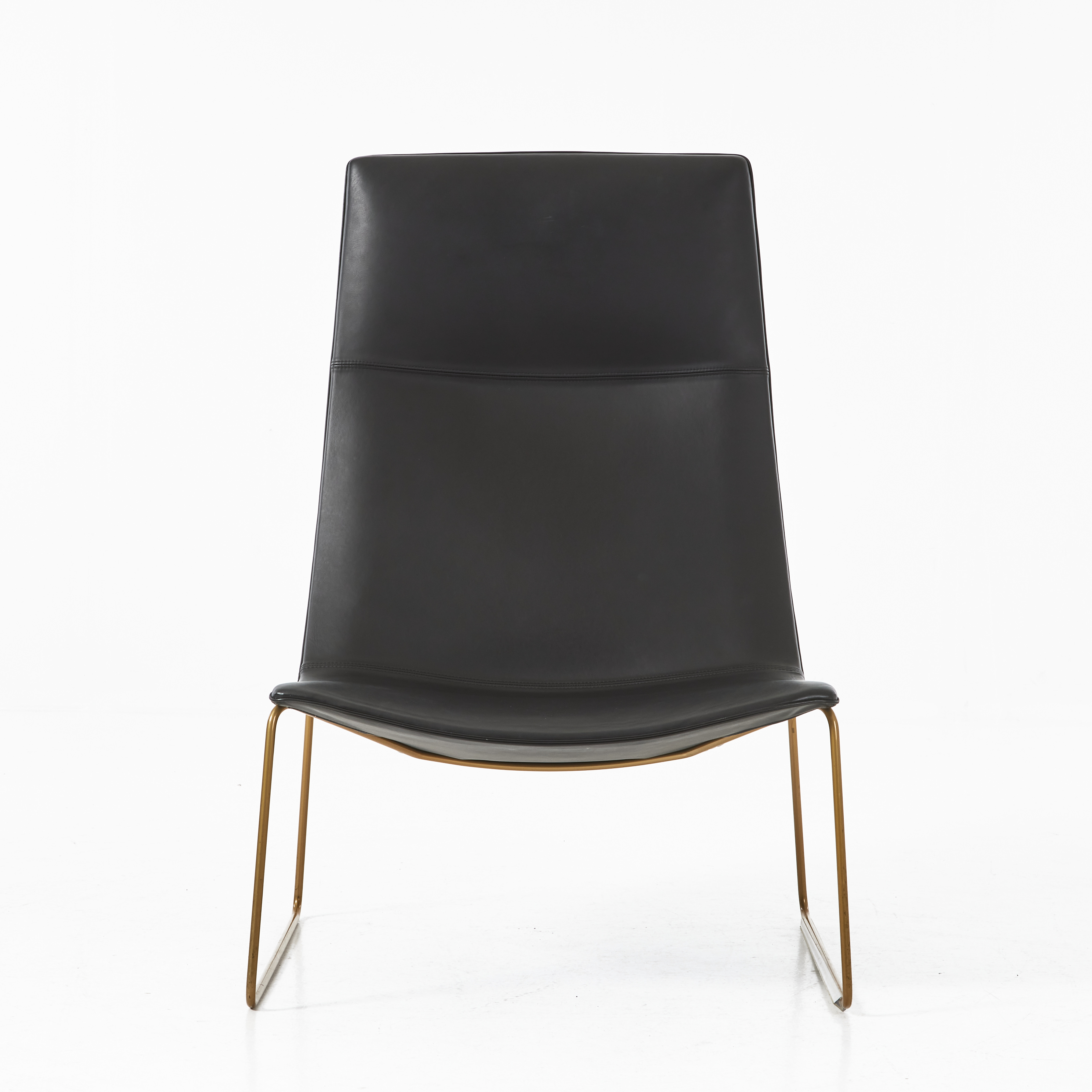 LIEVORE ALTHERR MOLINA. "Catifa 70", fåtölj, Arper, Italien 2010-tal, svart läder, slädben i lackerad metall.