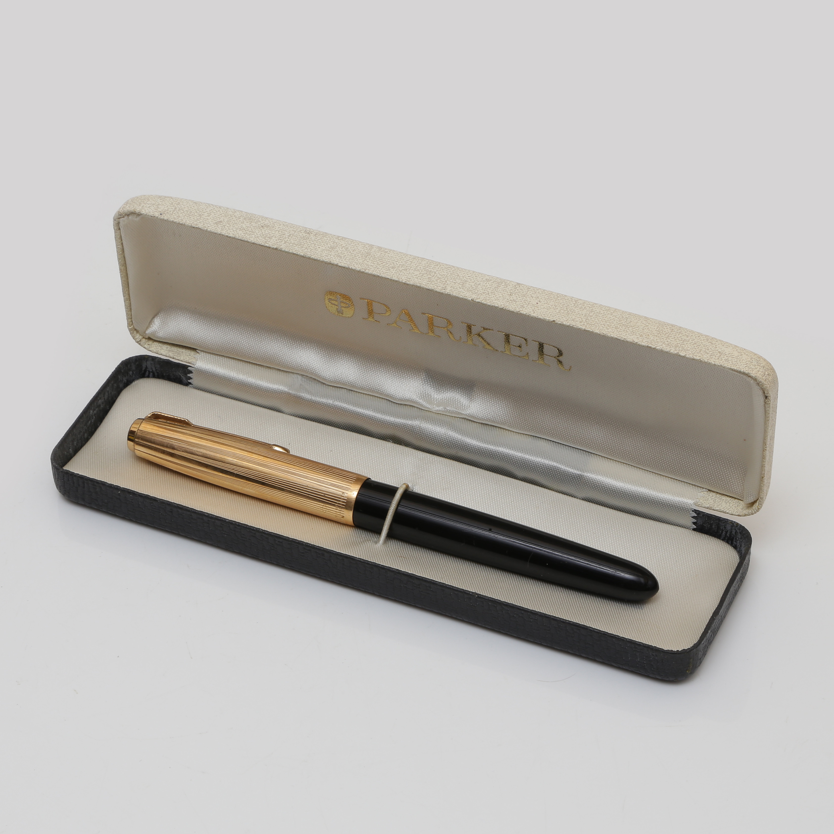 RESERVOARPENNA, 1950s PARKER 51 AEROMETRIC, 1/10 12K GOLD FILLED, MADE IN USA, MED ETUI.