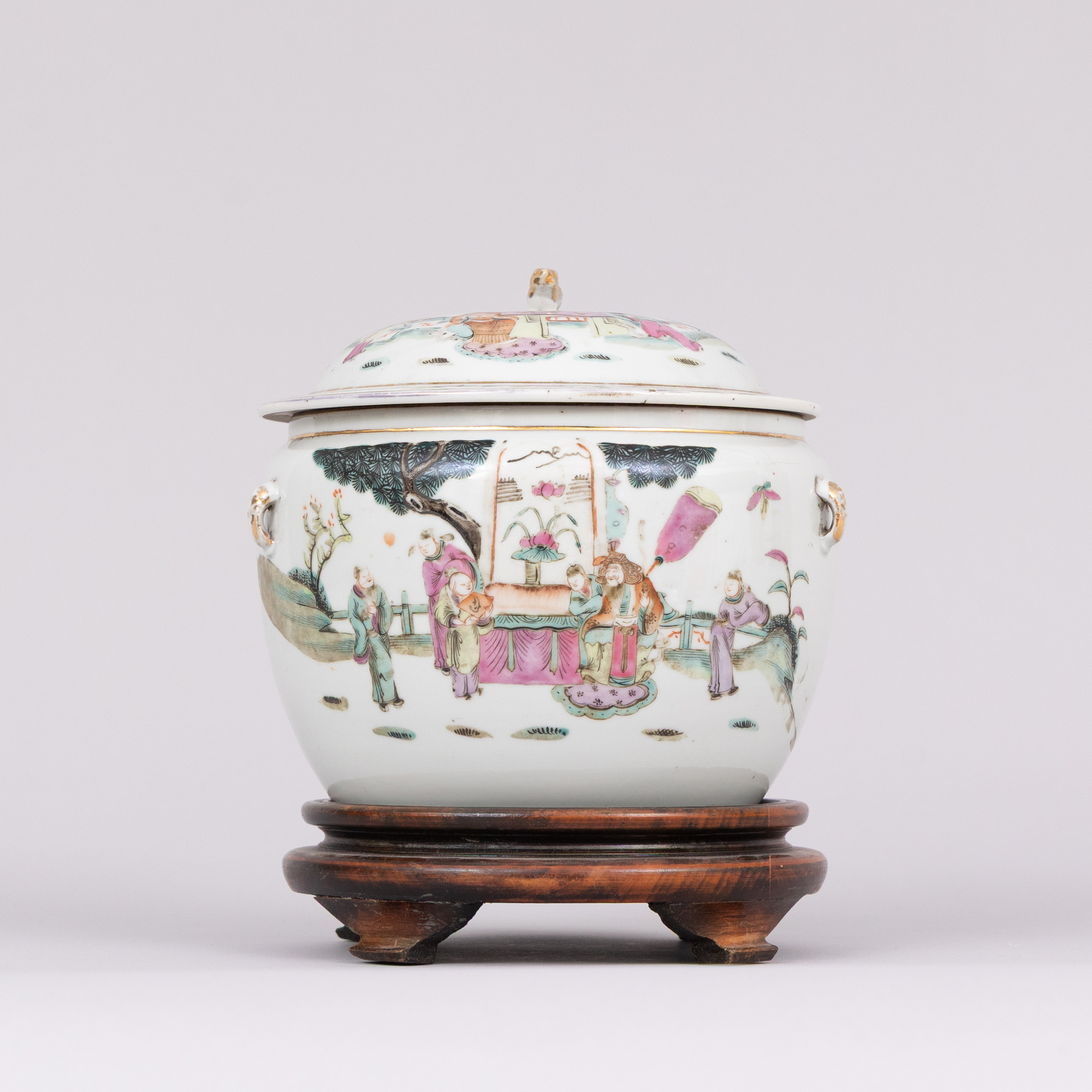 MATKÄRL, porslin, 1900-talets första del, Kina.