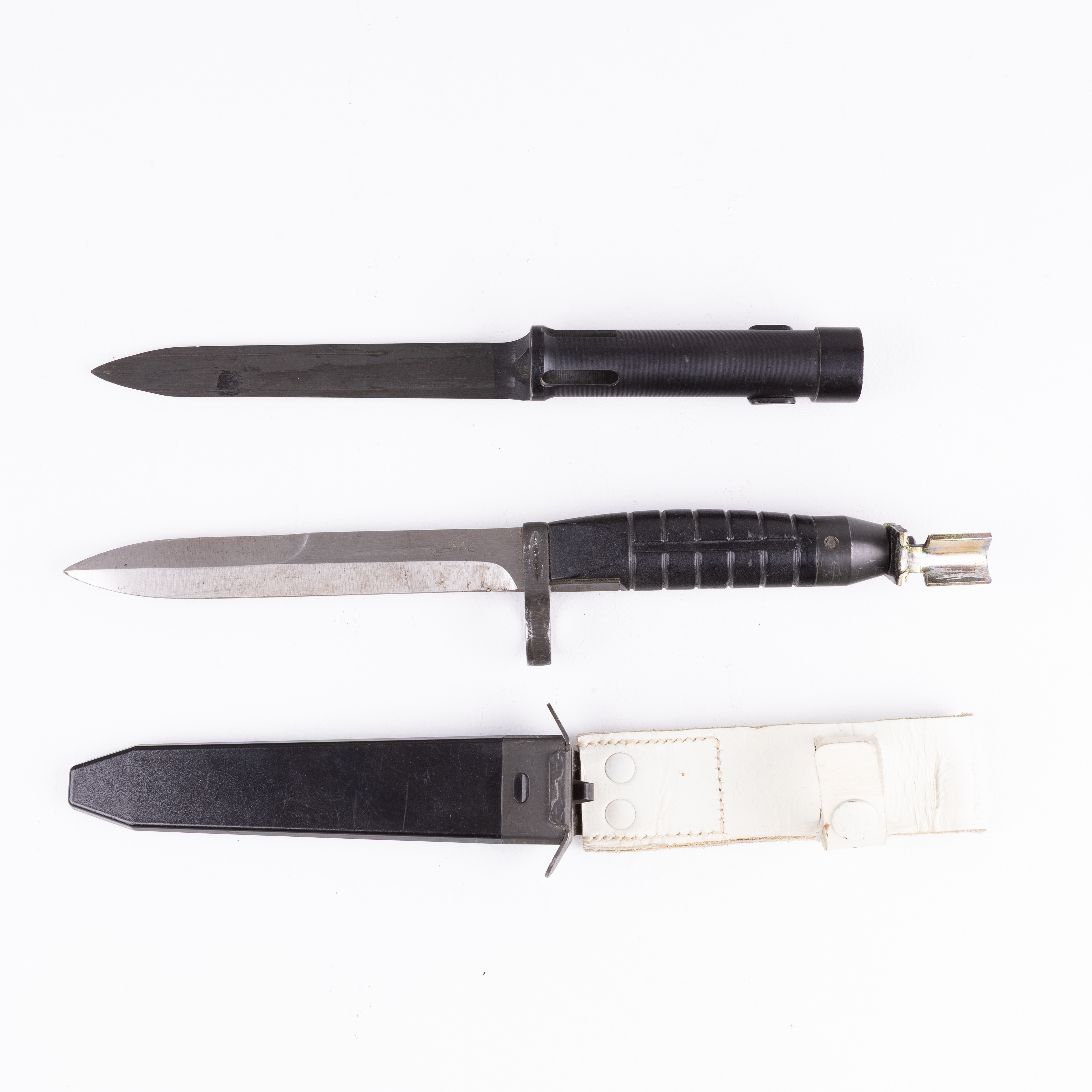 BAJONETTER, 2 st, G3/AK4, Belgien/Sverige, 1900-tal.