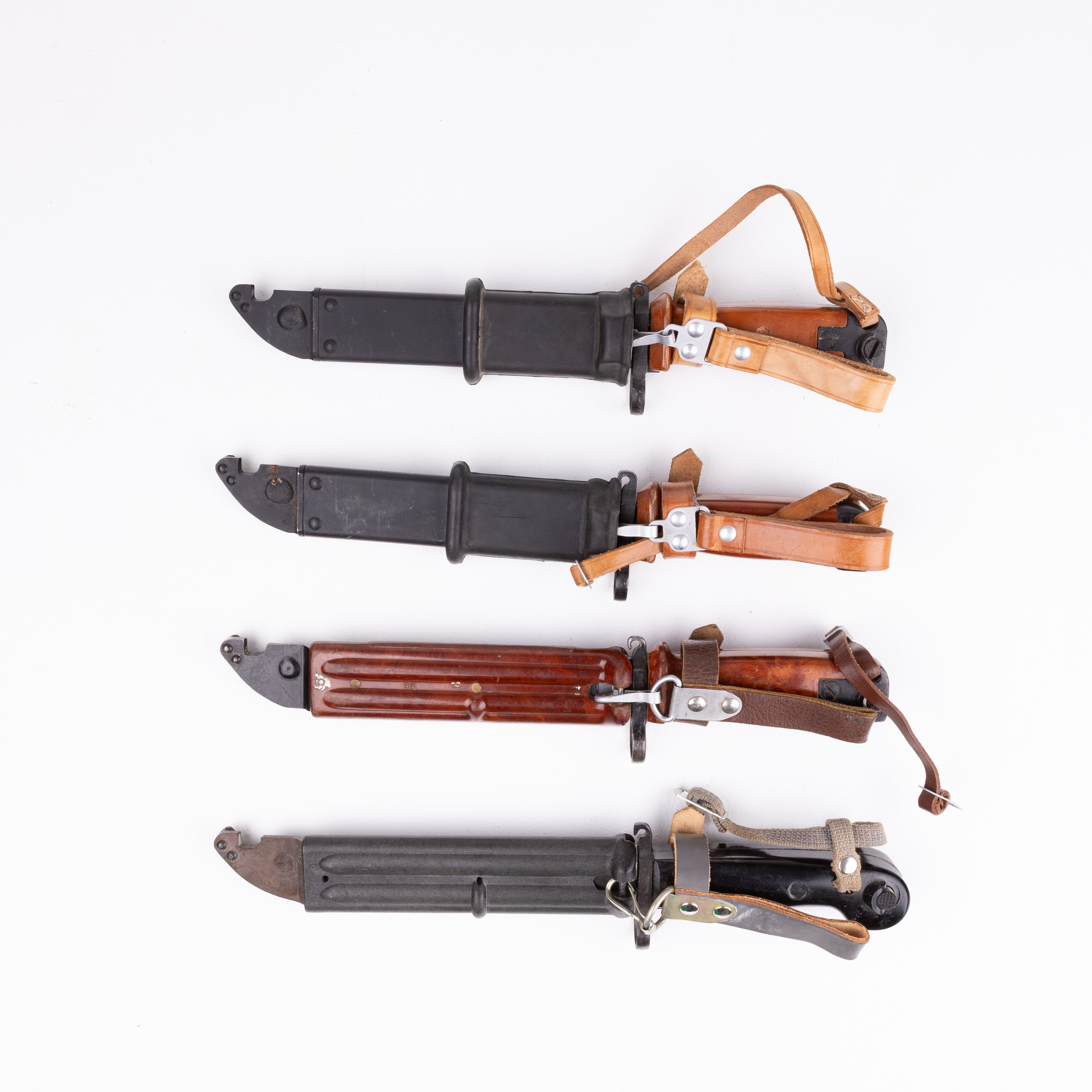 BAJONETTER, 4 st, AKM typ I, II, Sovjet, 1900-talets andra hälft.