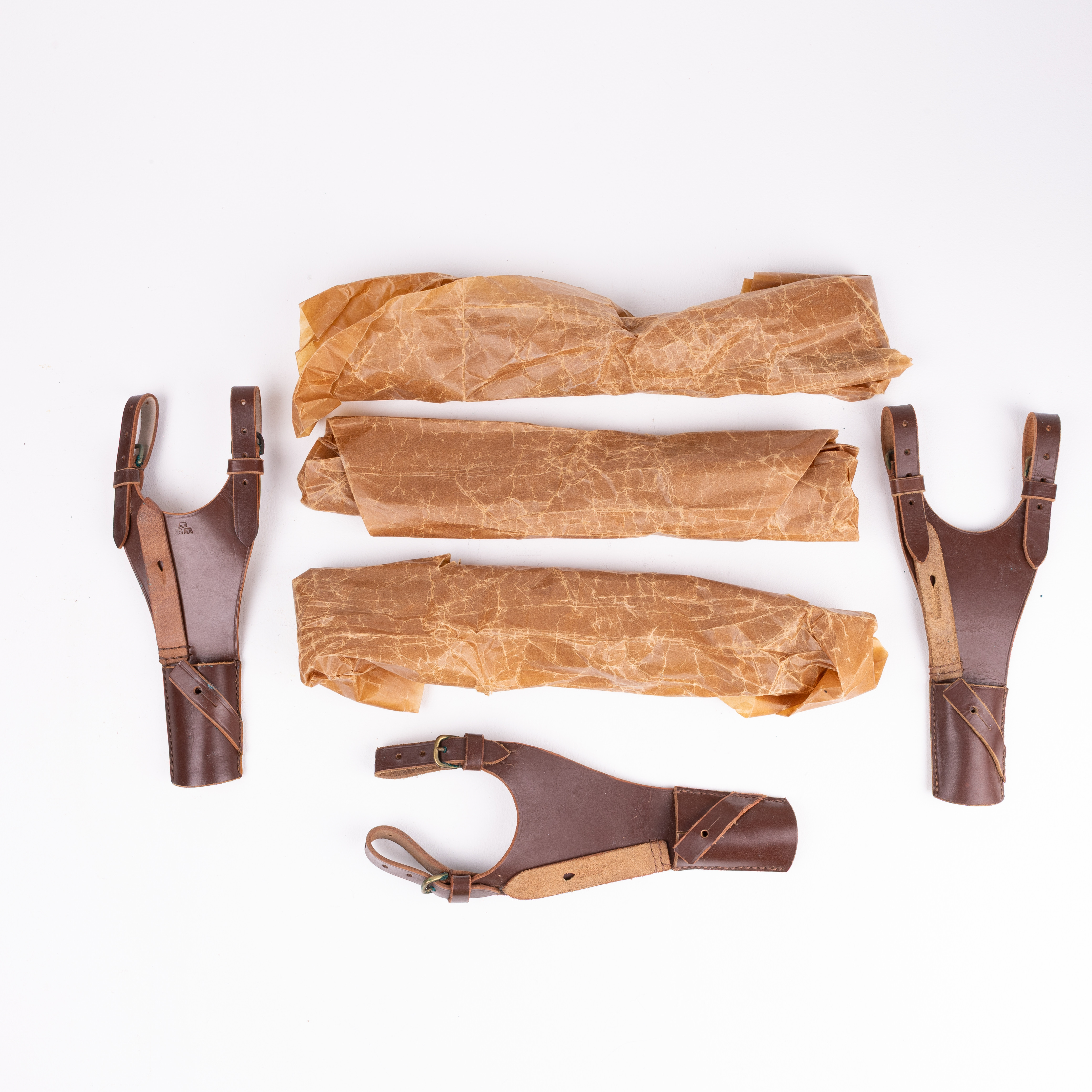 BAJONETTER, 3st, oanvända M/96 med bärläder, Sverige, 1900-tal.