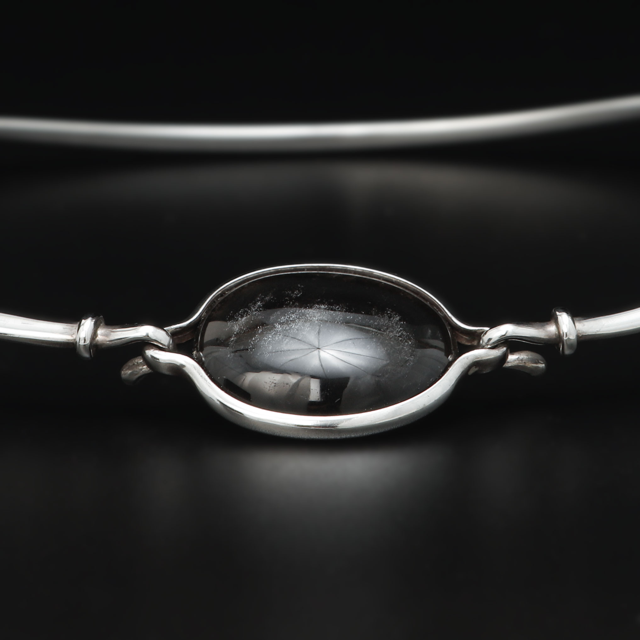 VIVIANNA TORUN BÜLOW-HÜBE. Halssmycke, "Day and Night" silver, pärlemor och obsidian, Georg Jensen.