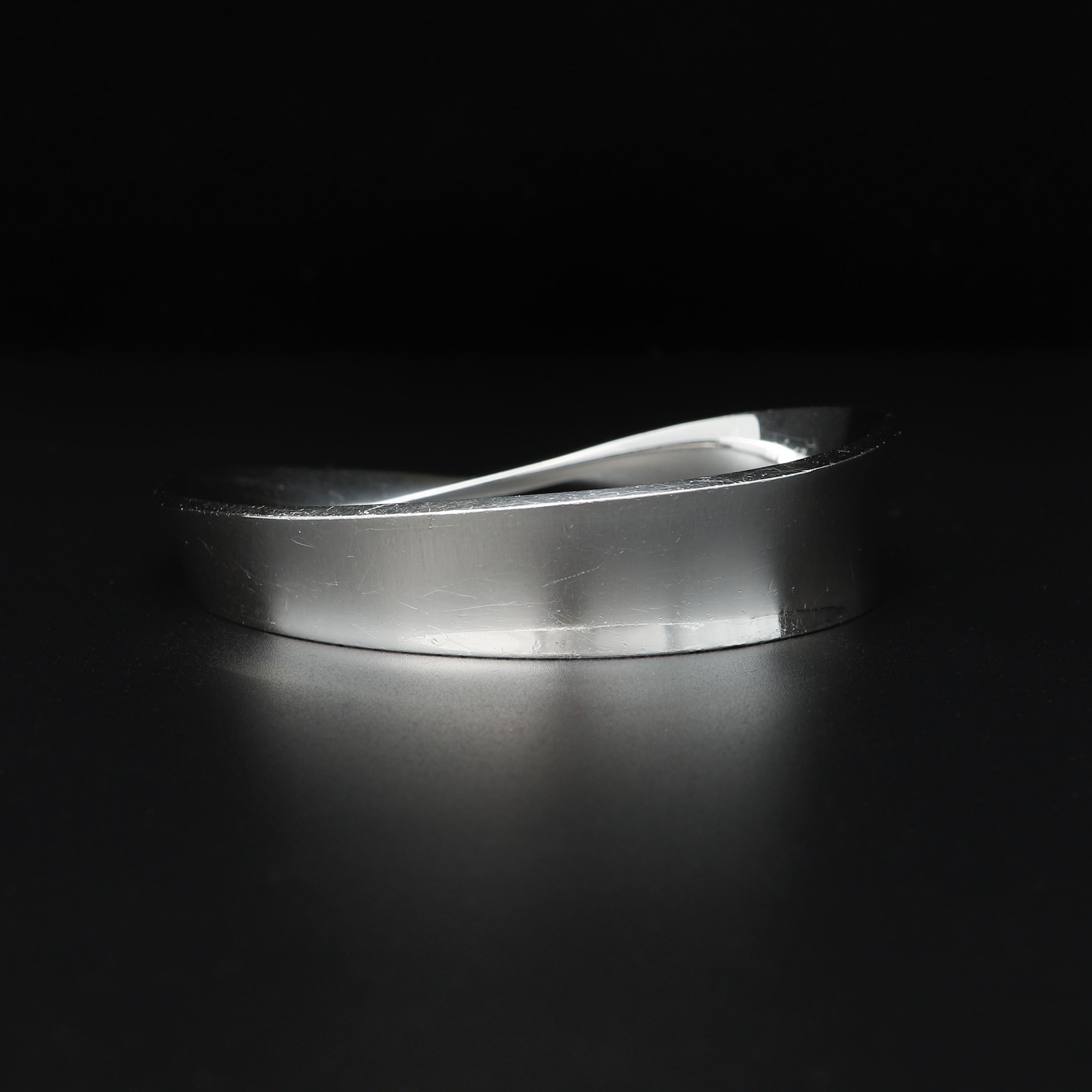 VIVIANNA TORUN BÜLOW-HÜBE. Armring, "Möbius" no 206, silver, Georg Jensen.