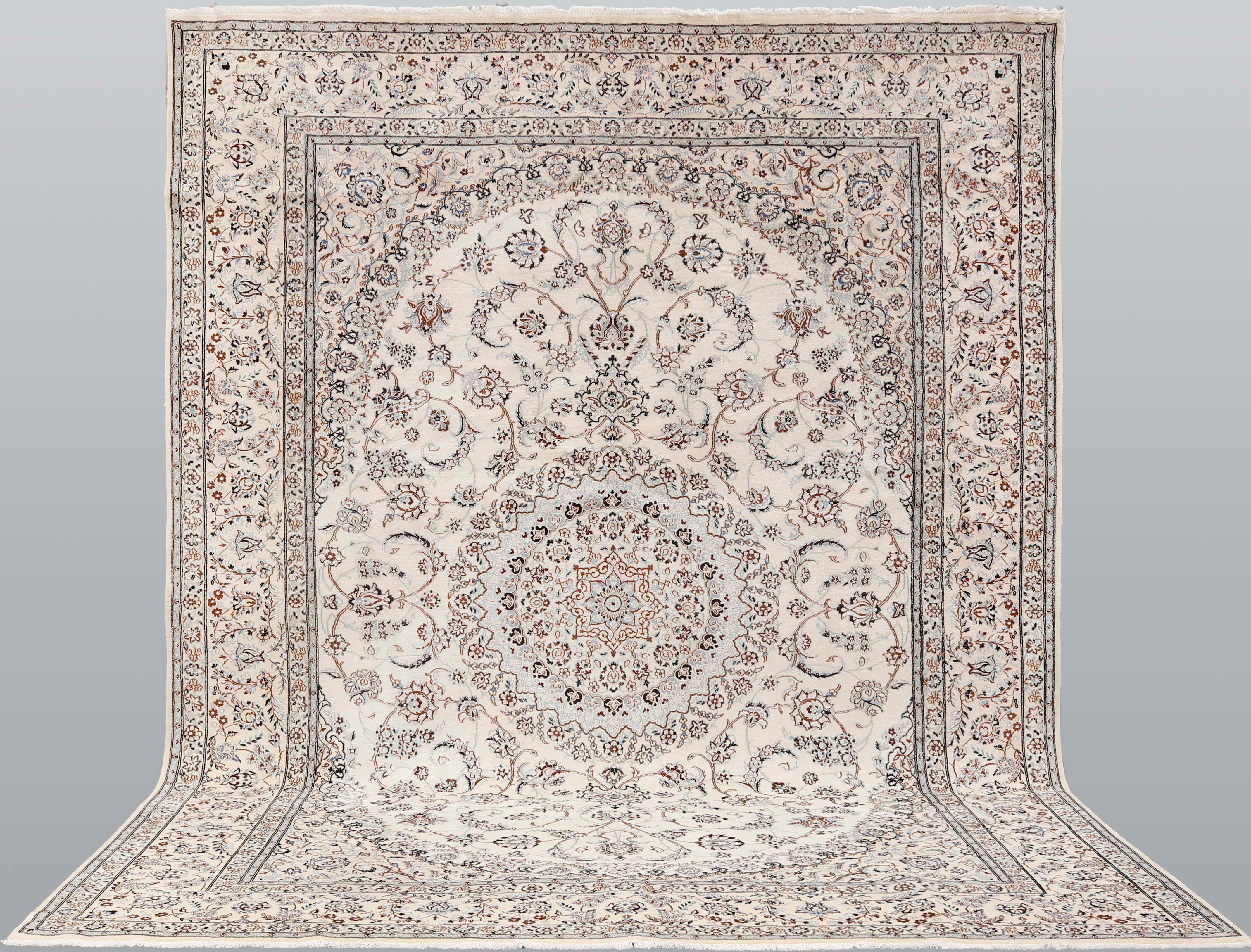 ORIENTMATTA. Nain part silk s.k 9LAA ca 500.000 knutar / kvm, 395 x 293 cm.