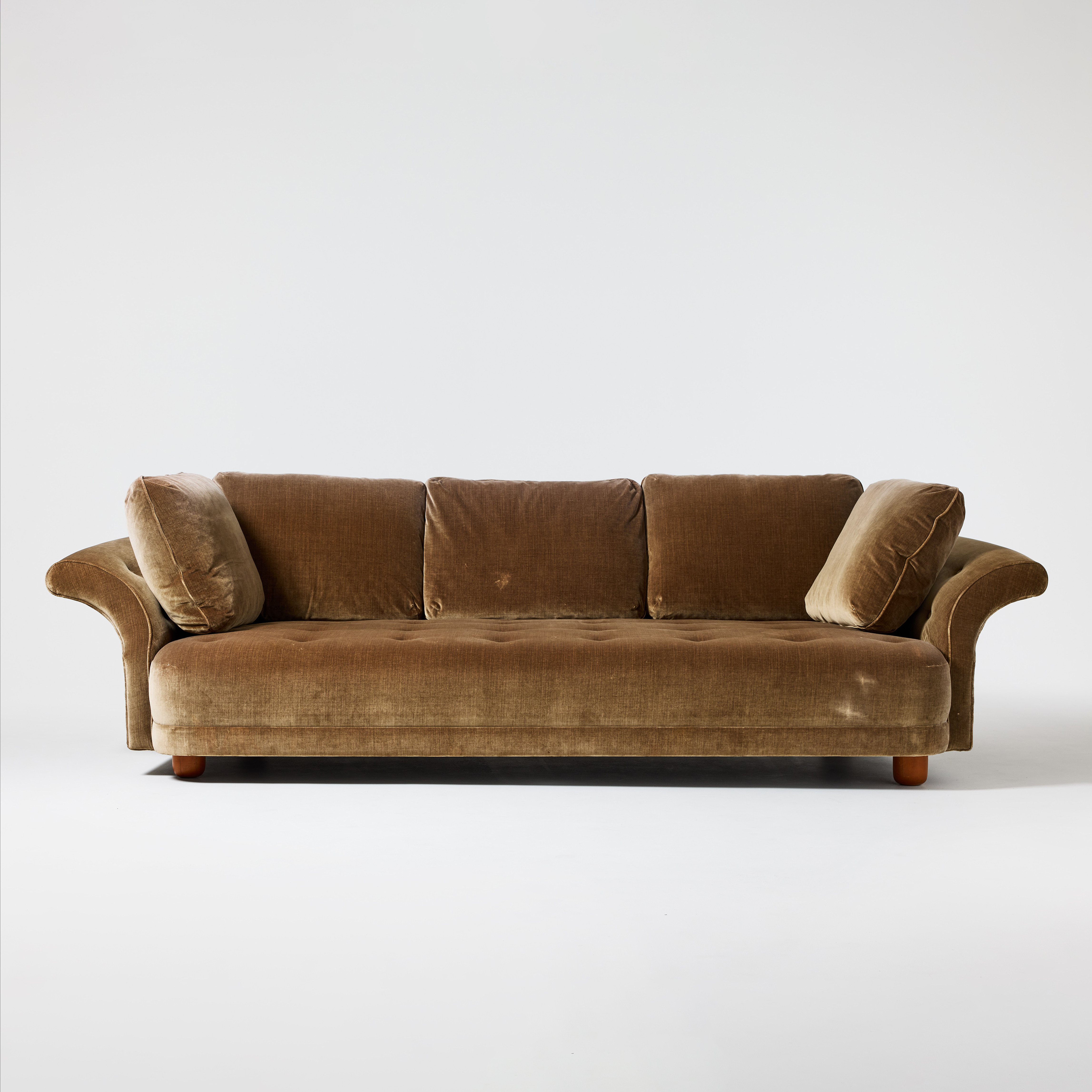 JOSEF FRANK. “Liljevalchssoffan“, soffa, Firma Svenskt Tenn 2013, formgiven 1934.