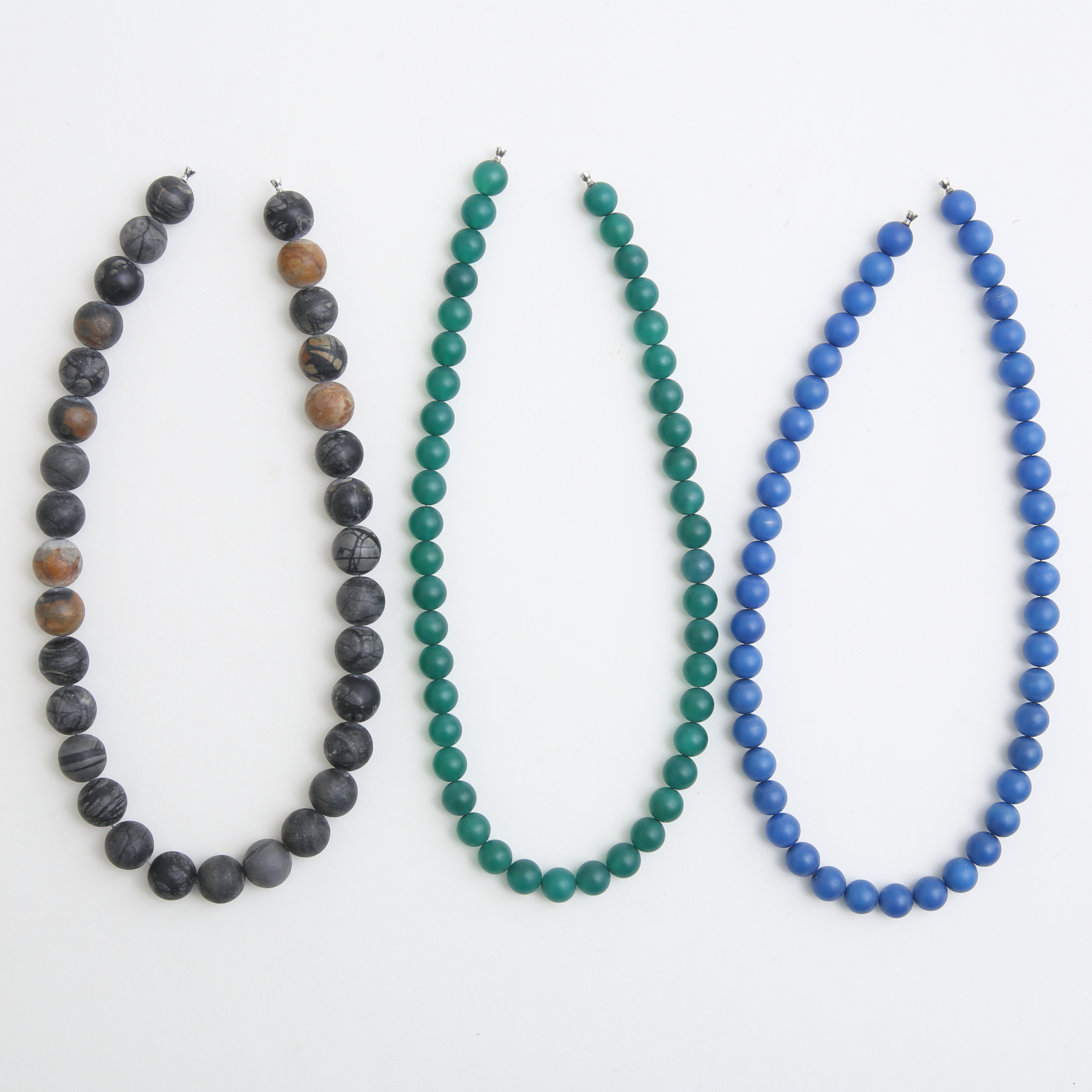 OLE LYNGGAARD. Collier, 3 st, pärlor/ silver.