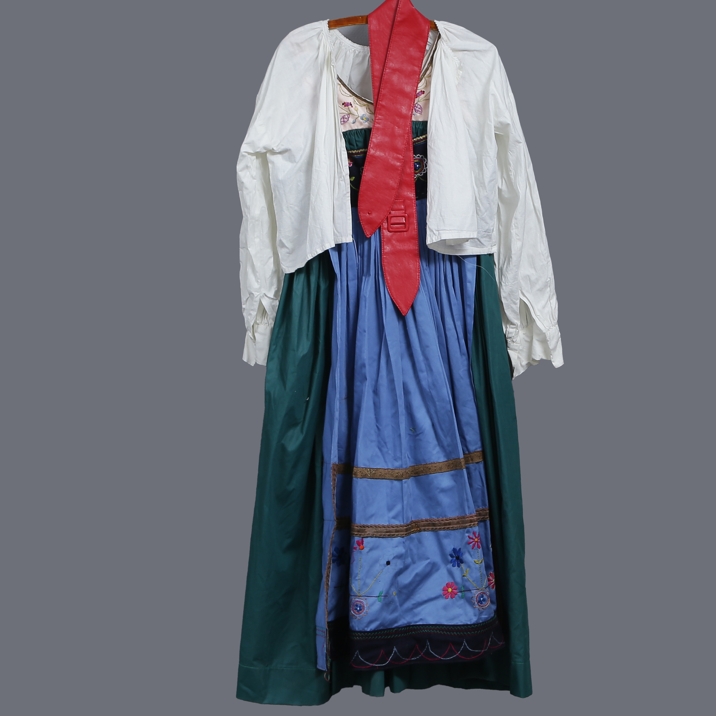 TRADITIONELL FOLKDRÄKT, VINGÅKERDRÄKTEN (ÖSTERÅKER) GRÖN/BLÅ, SVERIGE, 1900-TAL.