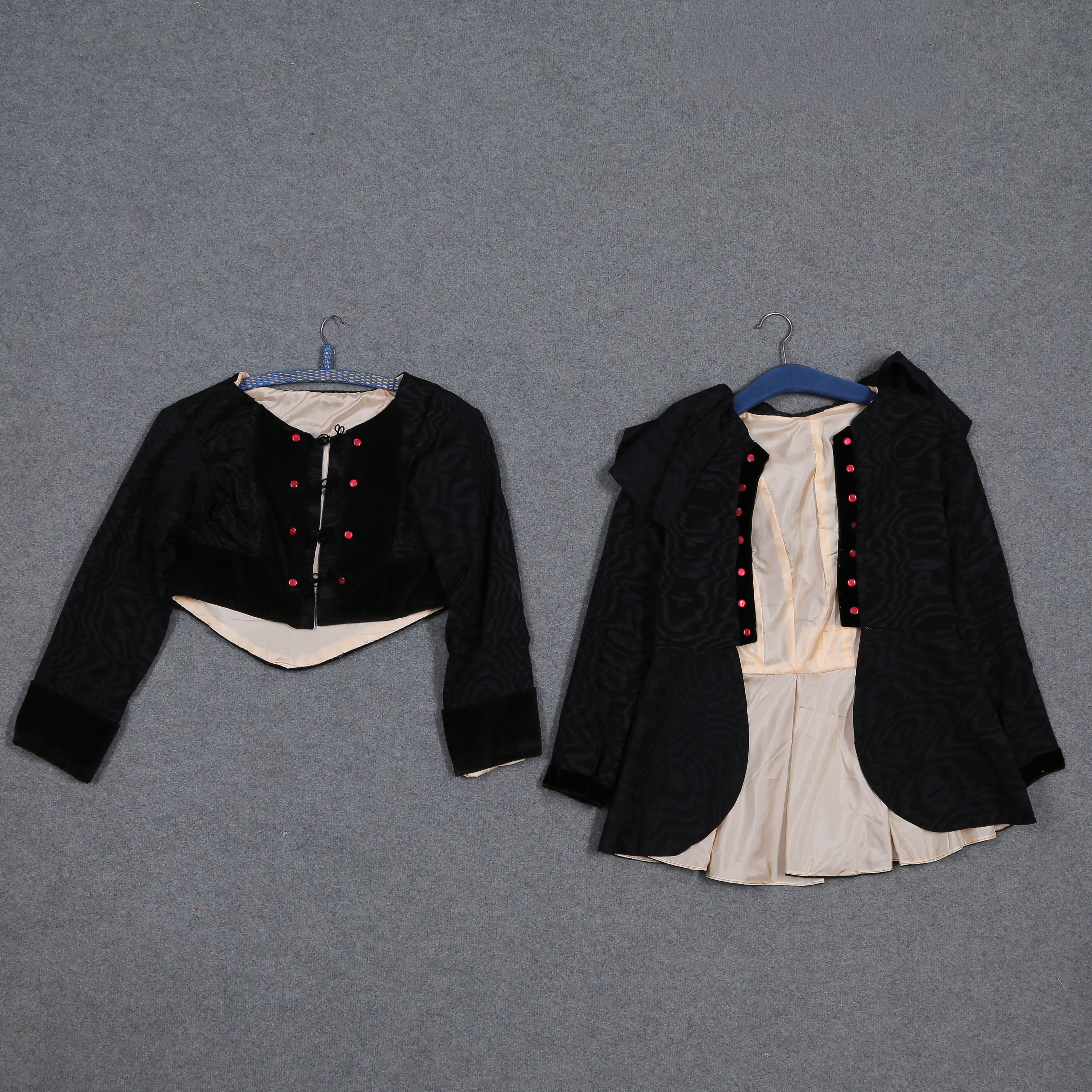 PARET JACKOR TILL TRADITIONELL FOLKDRÄKT, POLEN, 1900-TAL.