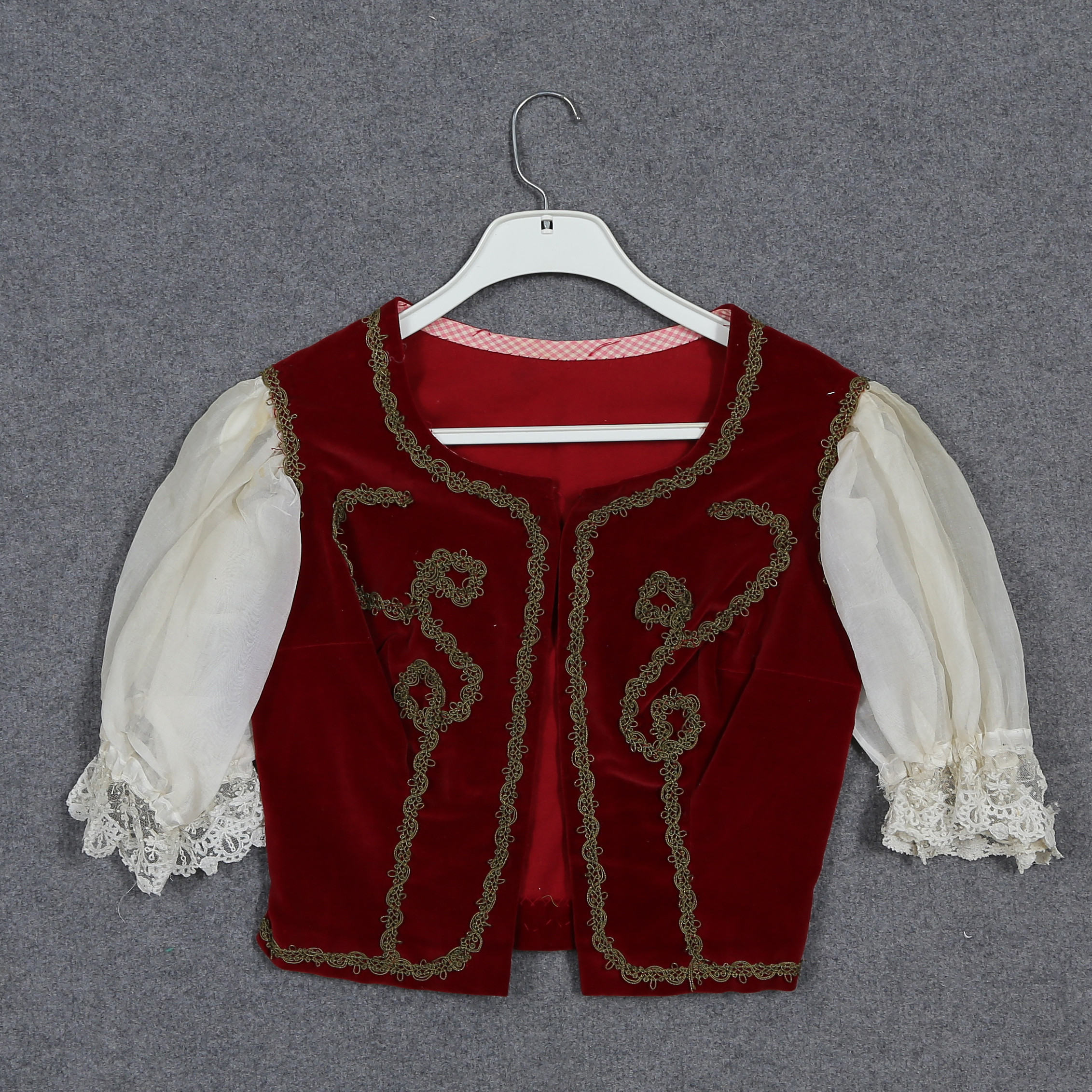 ÖVERDEL, OFÄRDIG, TRADITIONELL FOLKDRÄKT, POLEN, 1900-TAL.