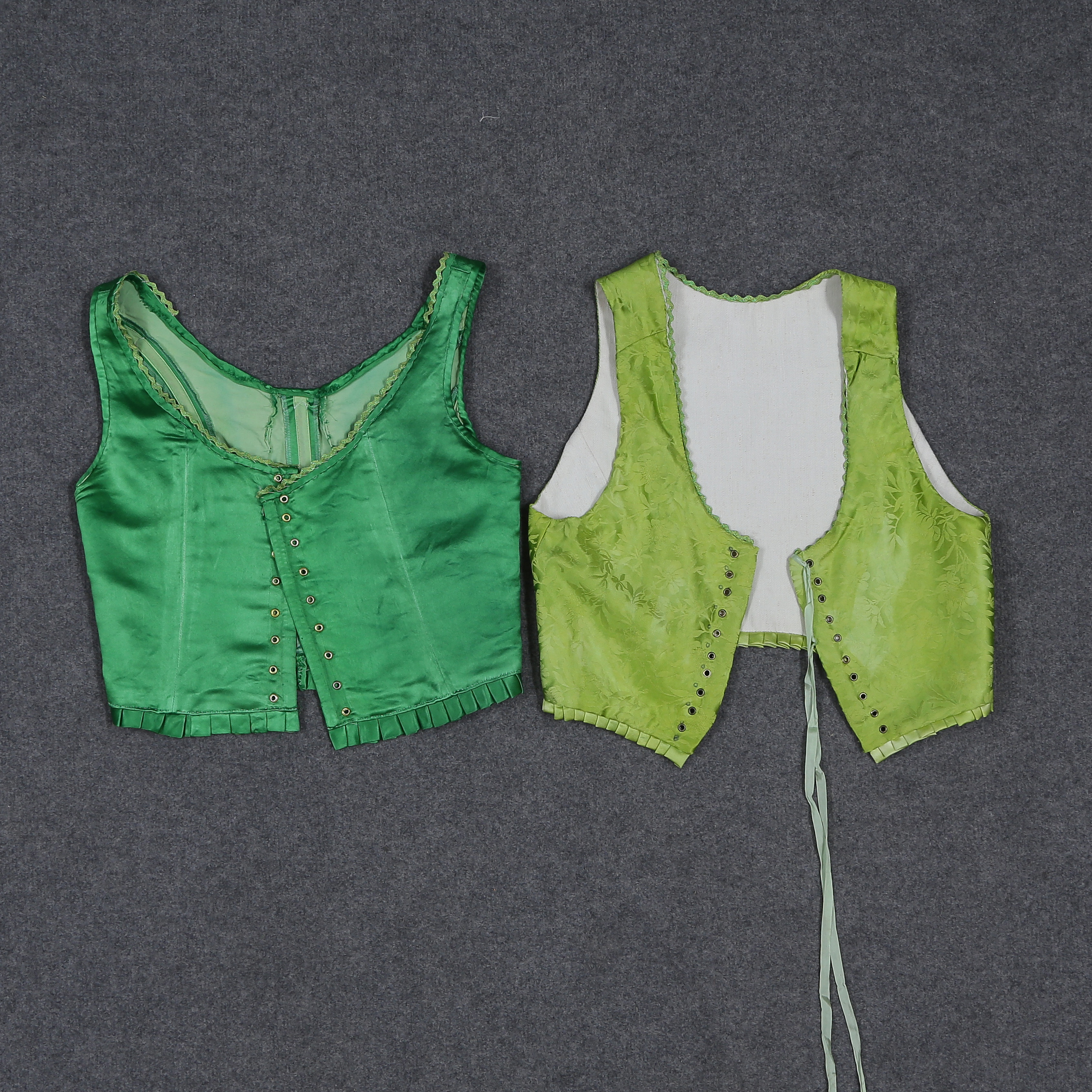 PARET LIVSTYCKEN, GRÖNA FÄRGER, POLEN, 1900-TAL.