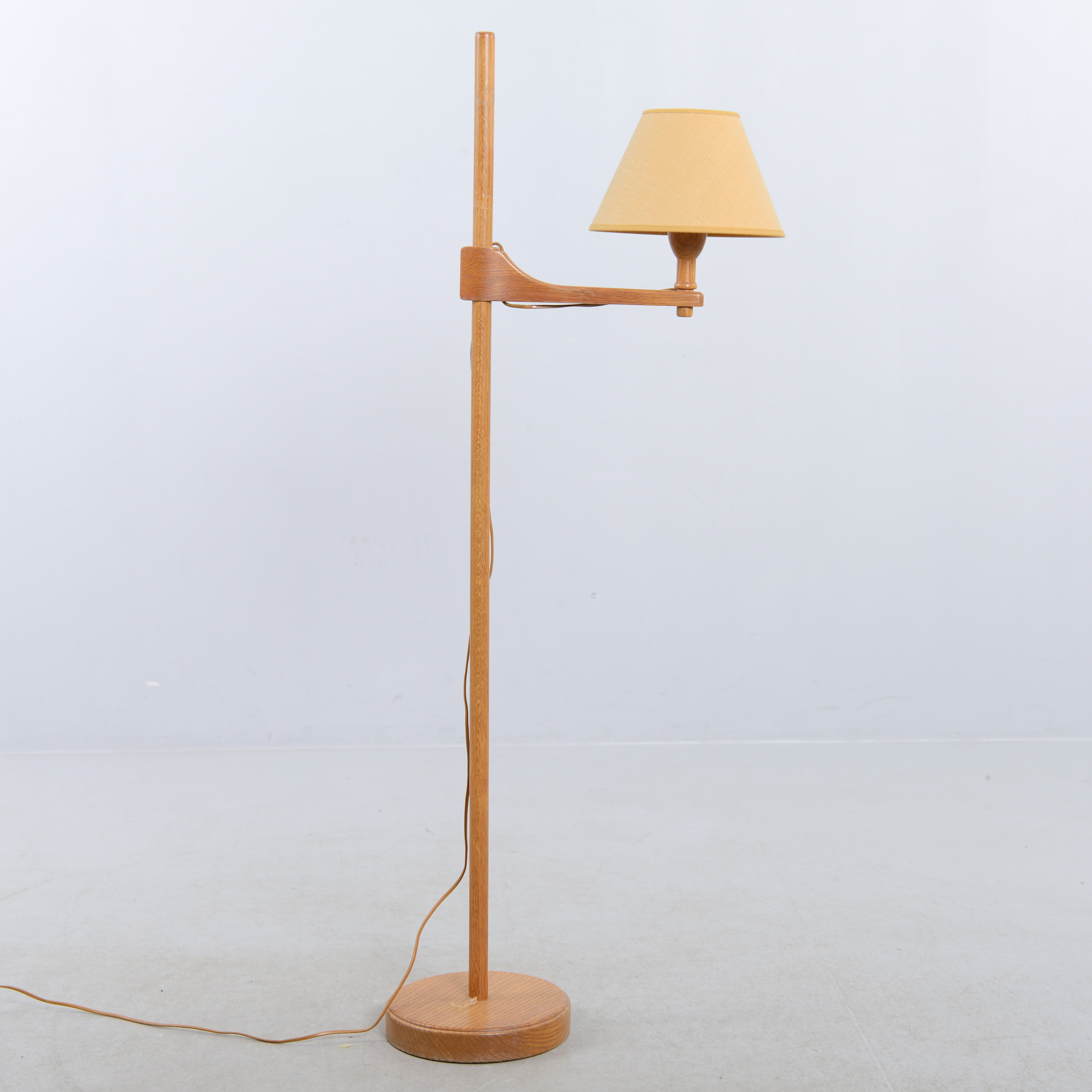 CARL MALMSTEN. Golvlampa, "Staken", brännmärkt CM.