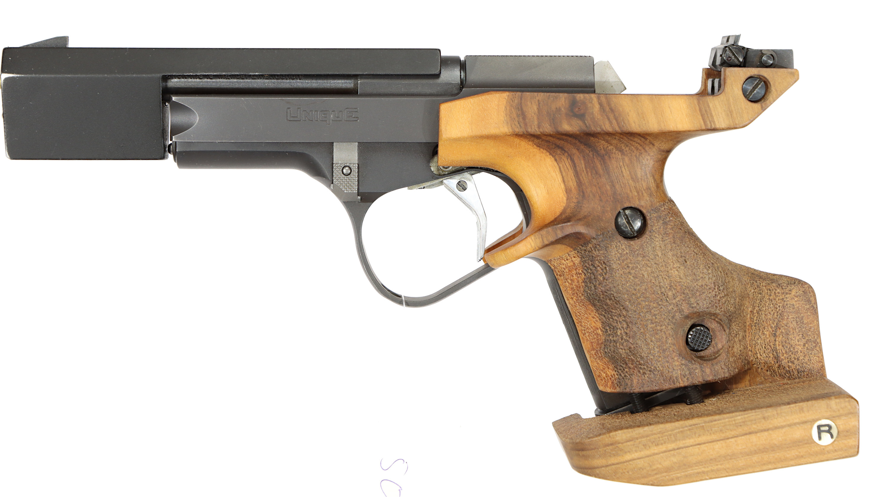 PISTOL, VÄNSTER, fabrikat Unique, modell DES/69-U, kaliber .22lr, tillv.nr 776034, se-nr SE0211811.