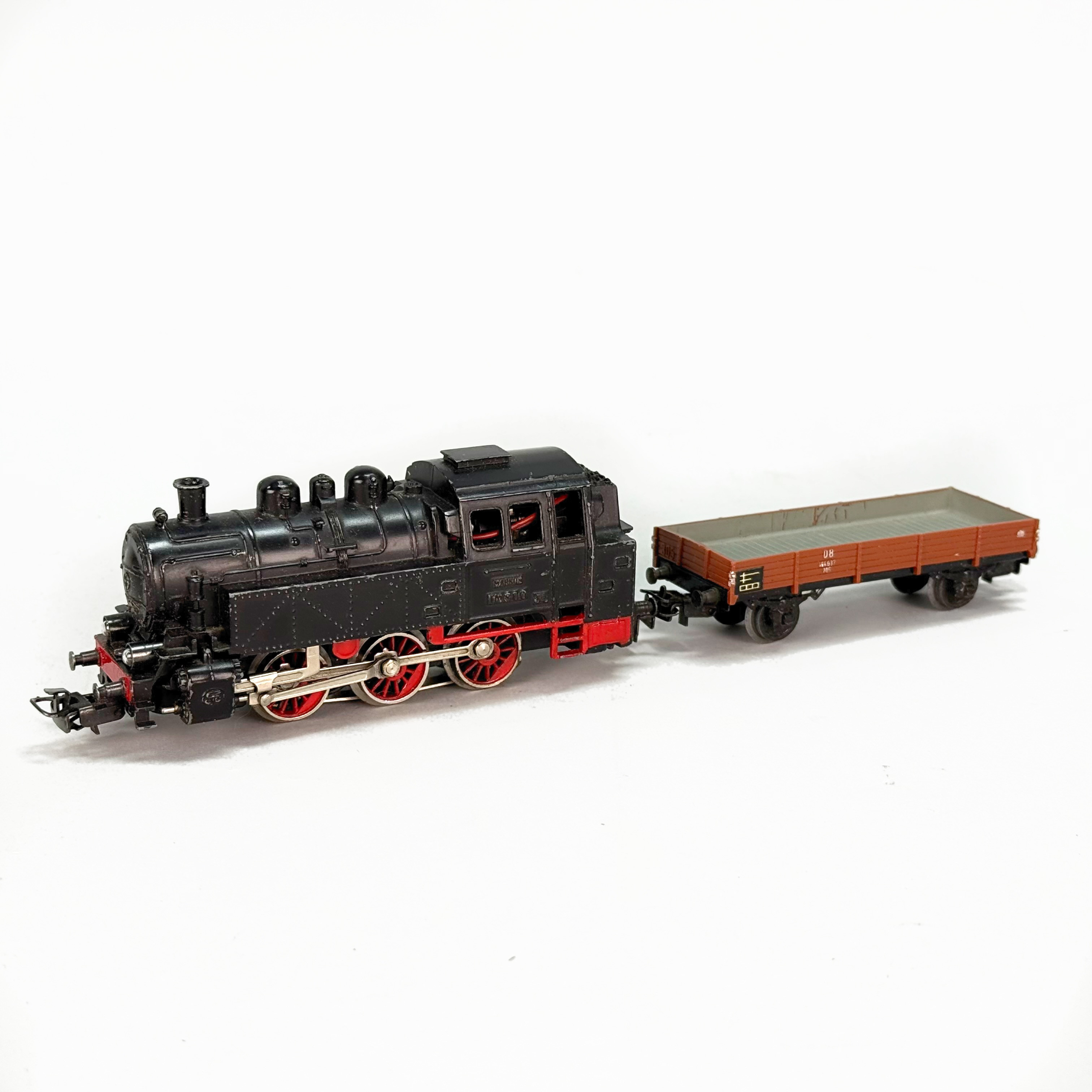 LOK MED VAGN -MÄRKLIN ånglok TM 800.3.