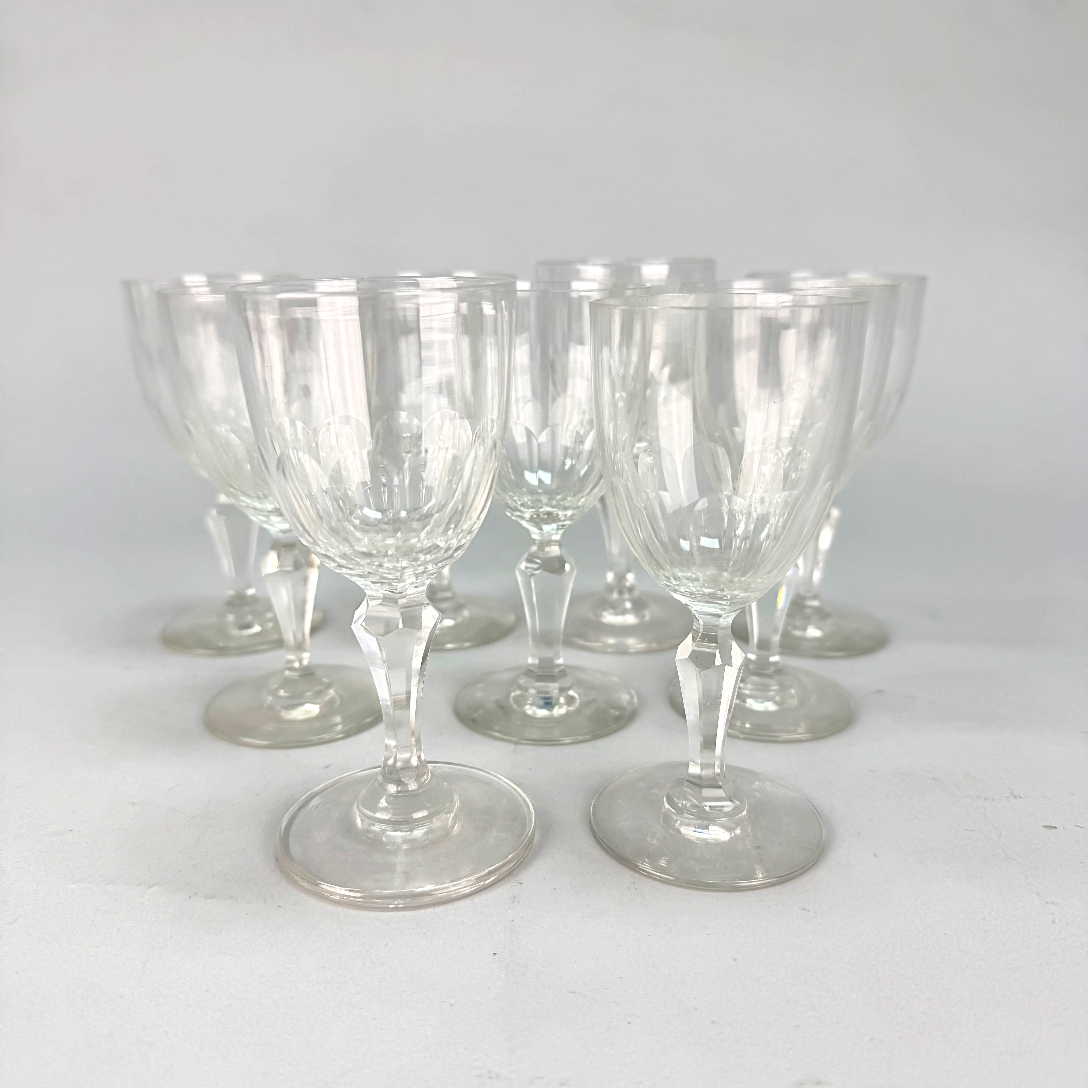 GLAS, 9 st, med olivslipning. sherry på fot.