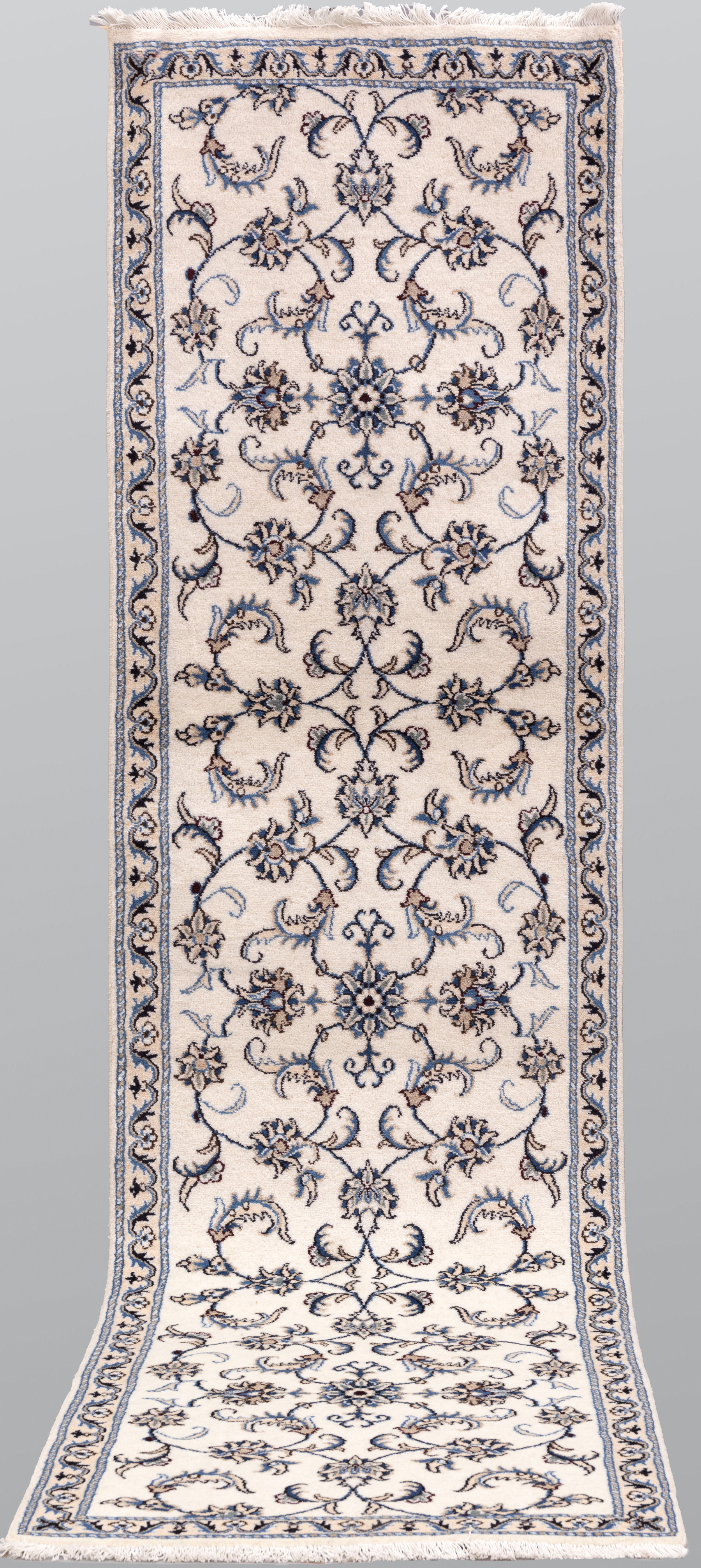 MATTA. Nain part silk gallerimodell, 290 x 79 cm.