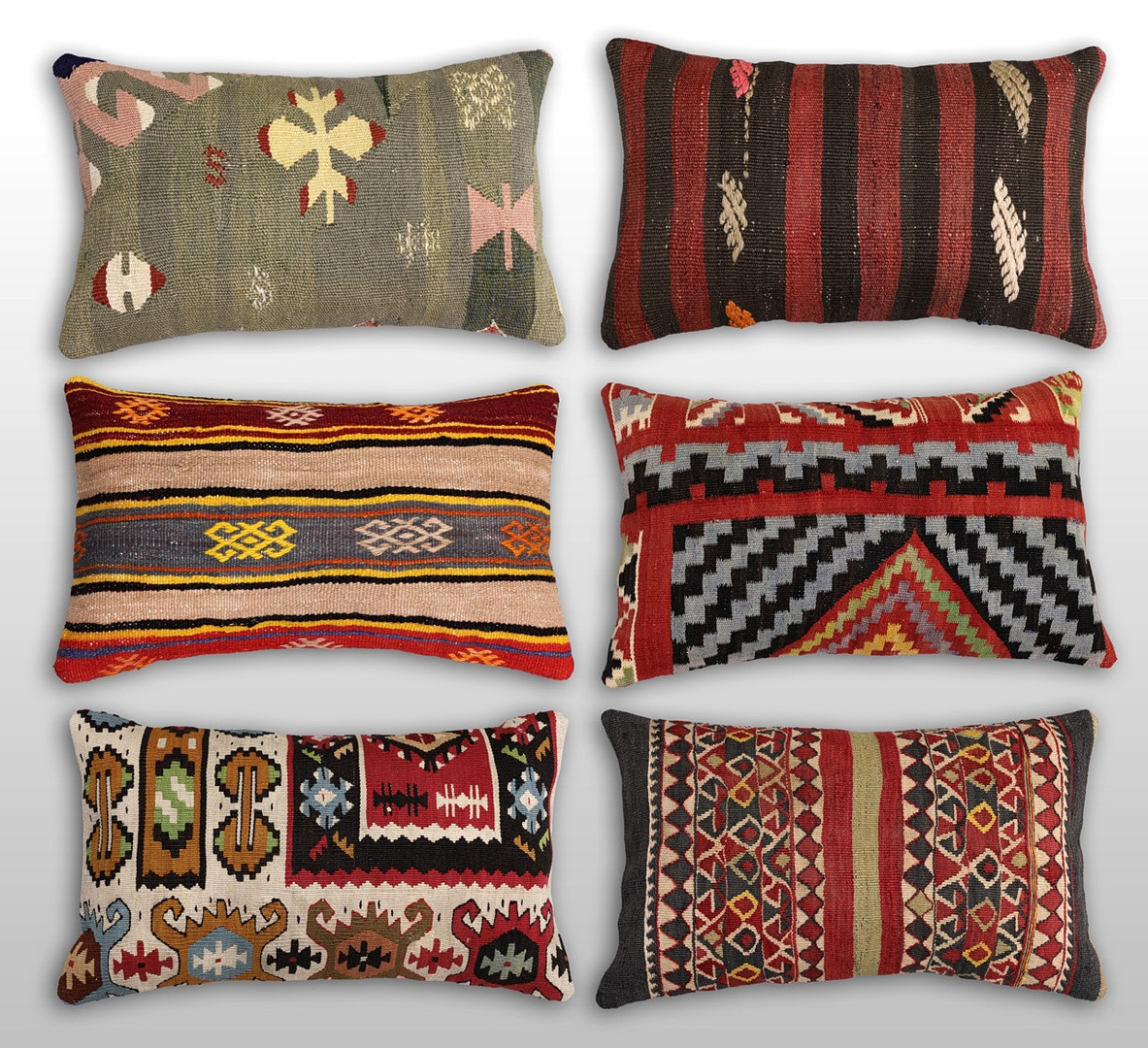 KUDDFODRAL. 6st, anatoliska kelim fragment, 50 x 30 cm.