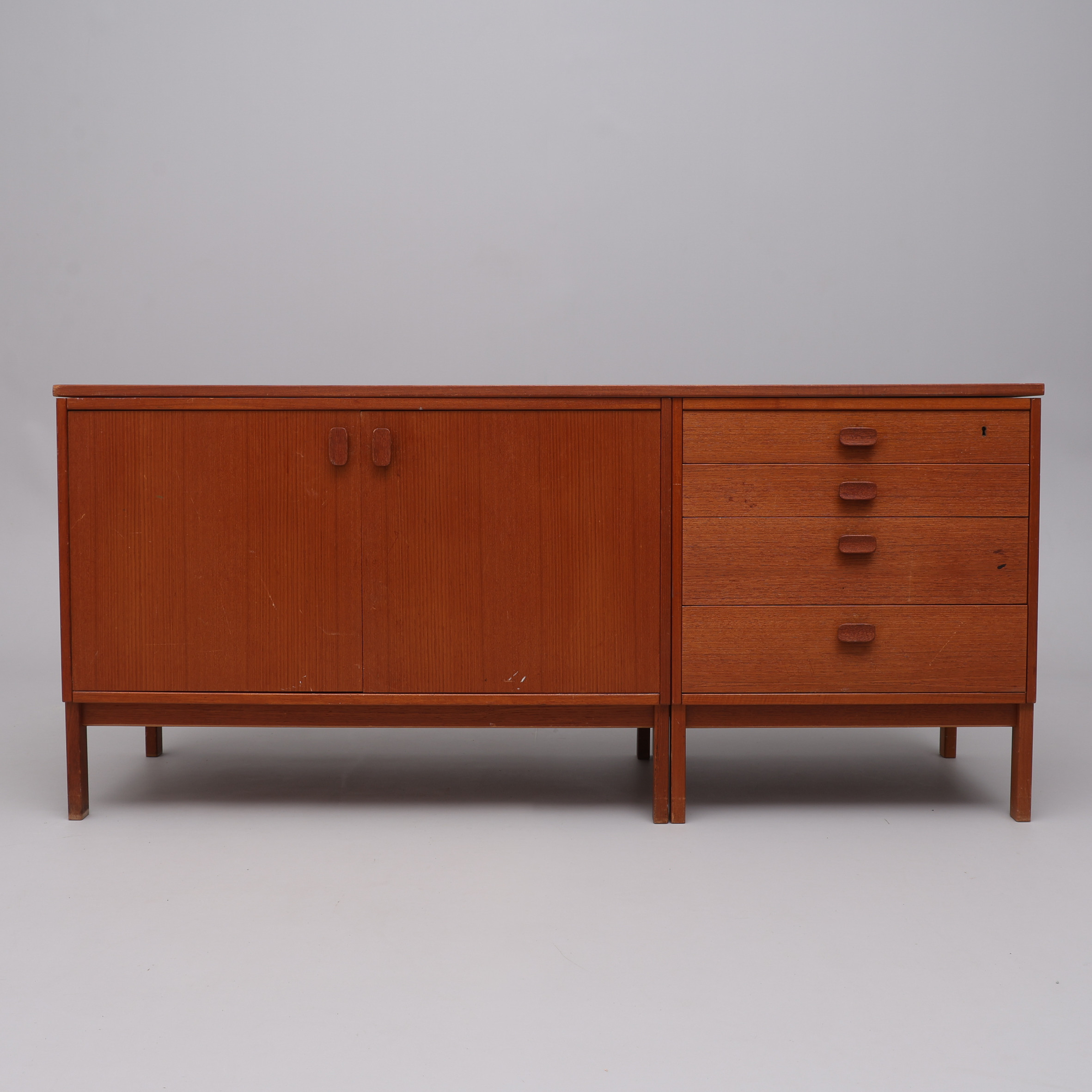 SIDEBOARD, TEAKFANÉR, 1960-TAL.