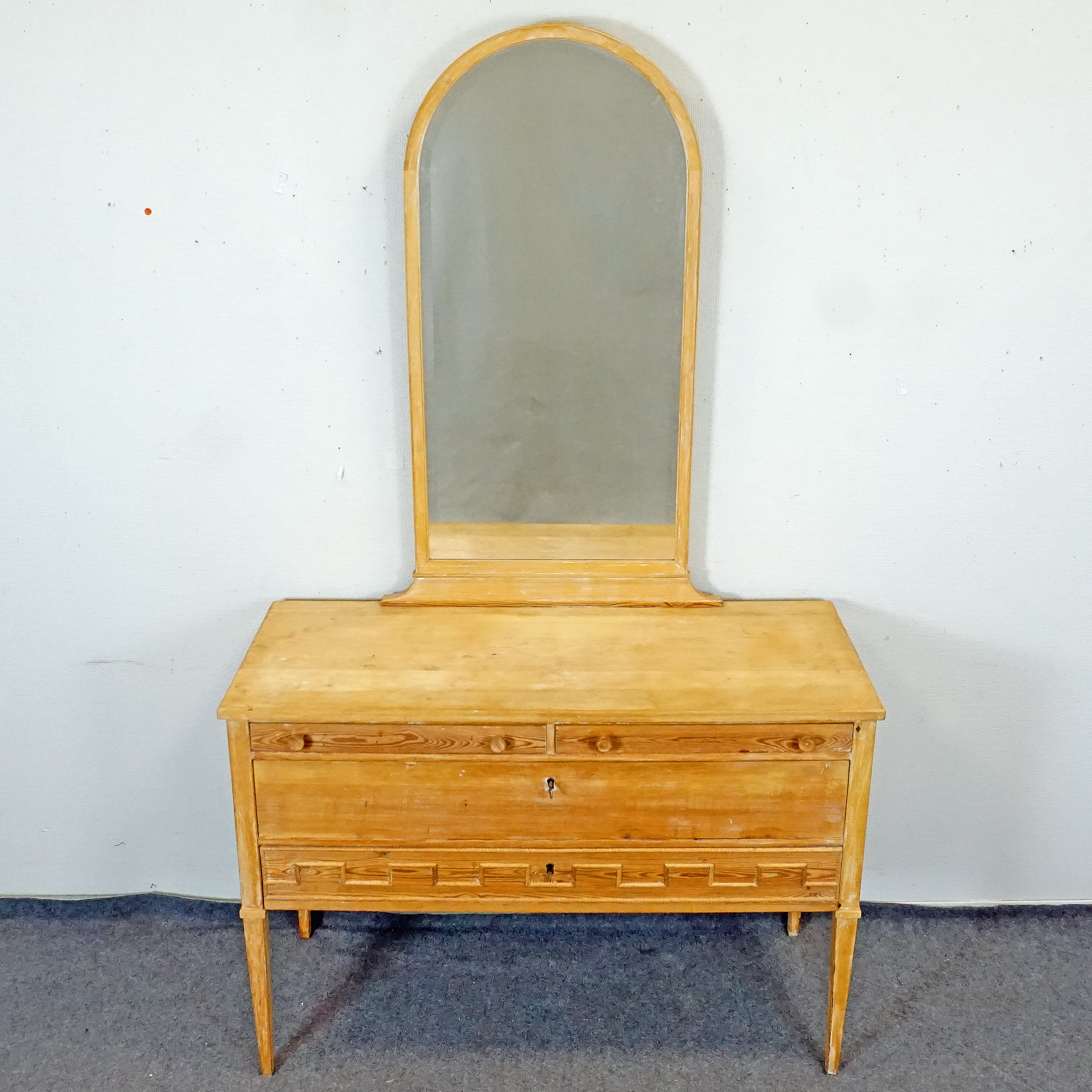 SPEGELBYRÅ. Furu, 1900-talets första hälft.