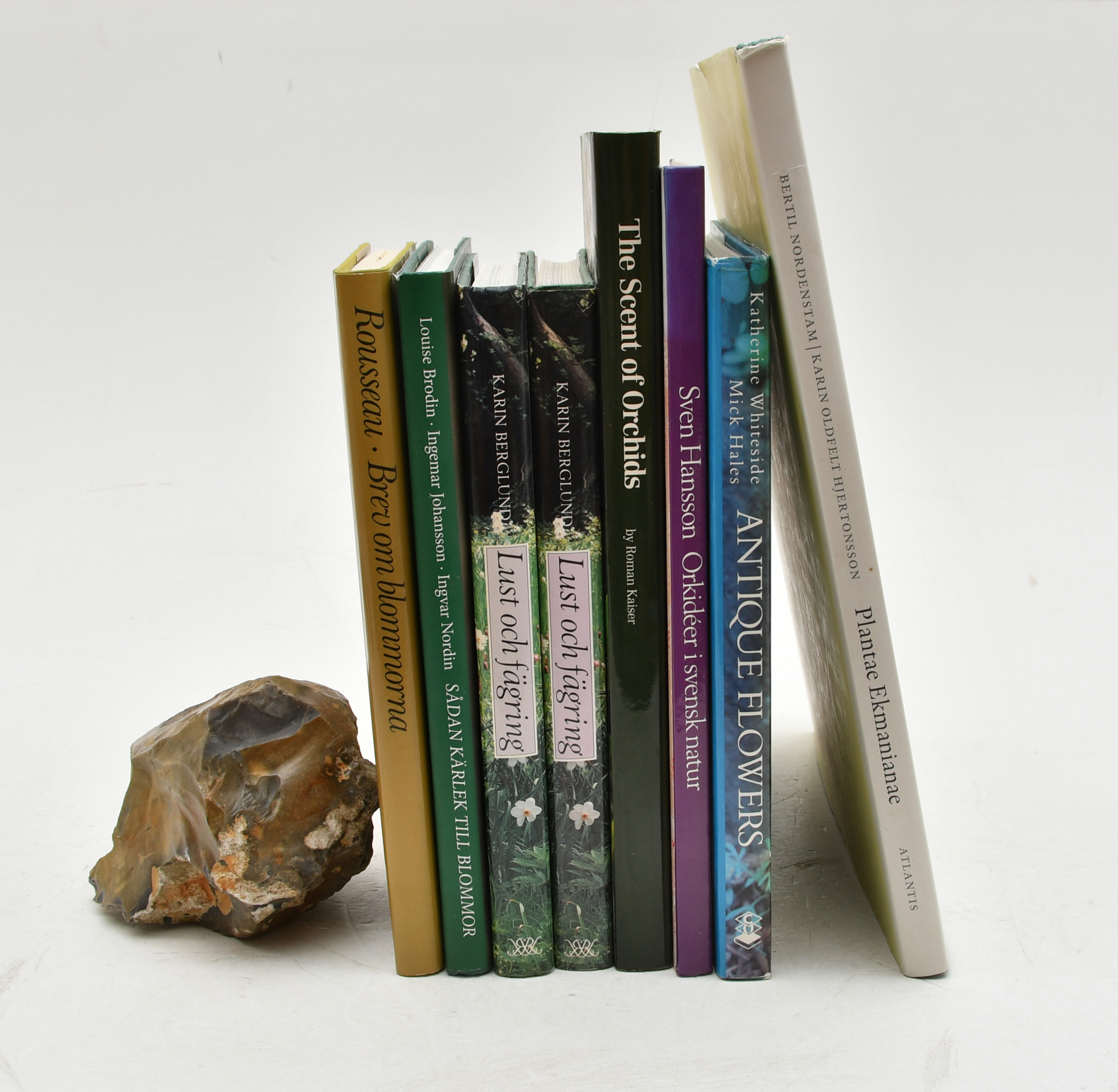 Böcker om Blommor och trädgårdsskötsel. 8 Volymer.