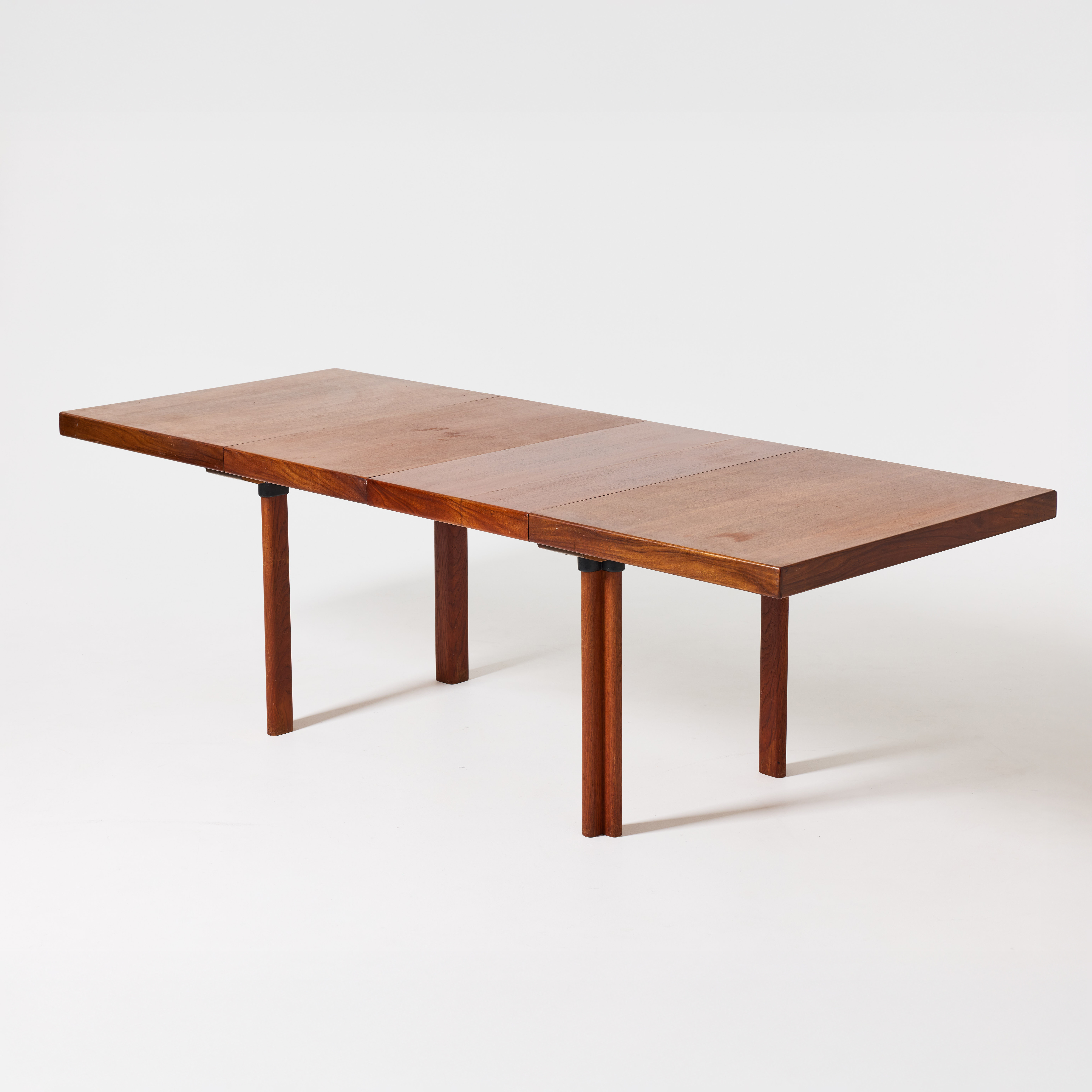 ALVAR AALTO. Matbord, Artek, Finland, modell H94, teak, två lösa iläggsskivor.