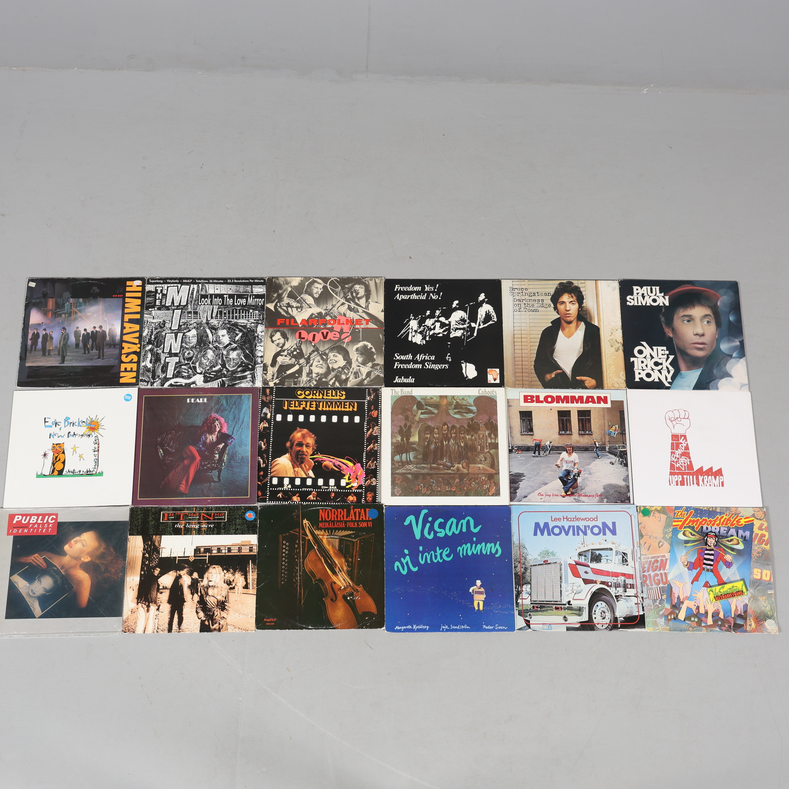 VINYLSKIVOR, 18 st, bland annat Paul Simon.