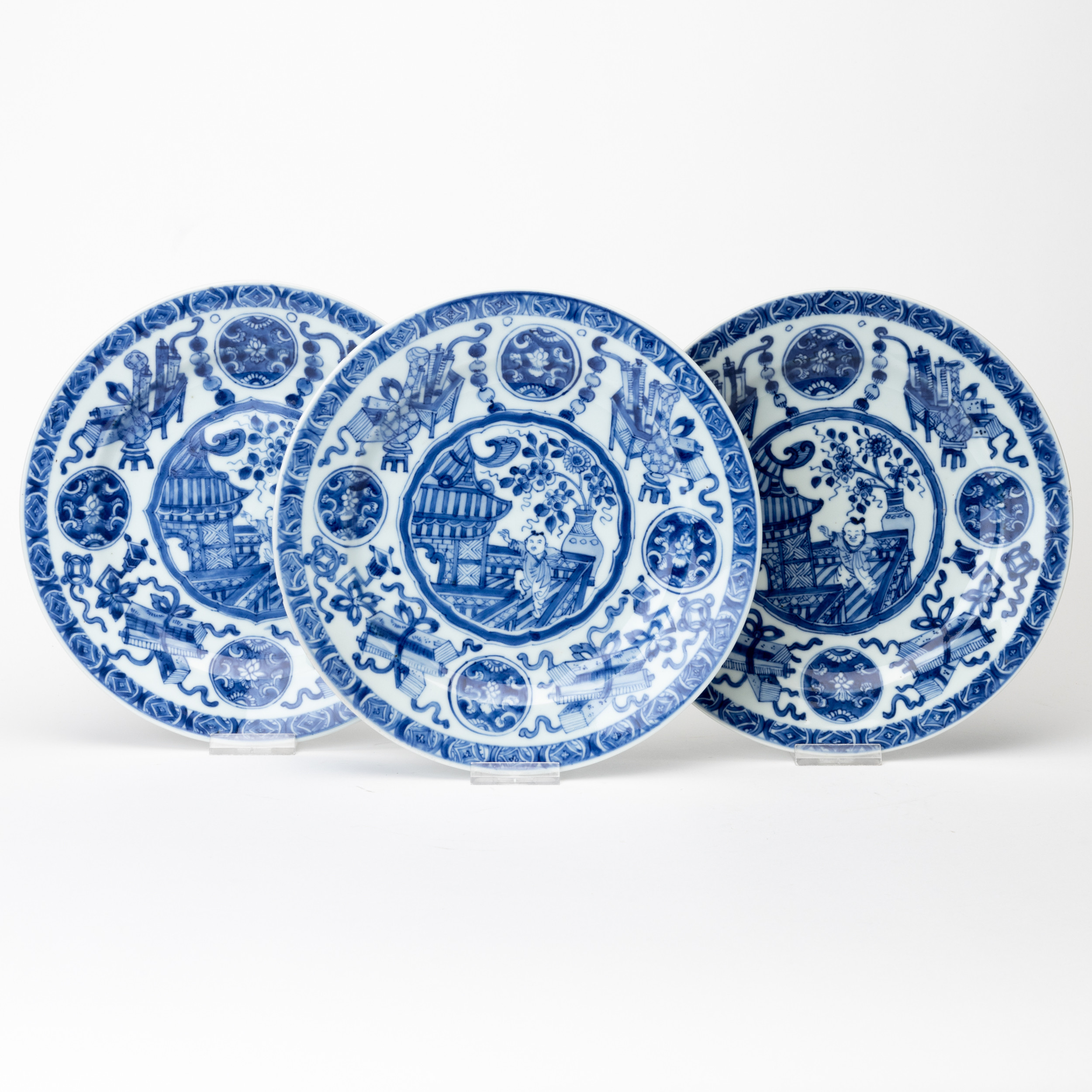 TALLRIKAR 3 st, porslin, Kina, Kangxi (1662-1722).