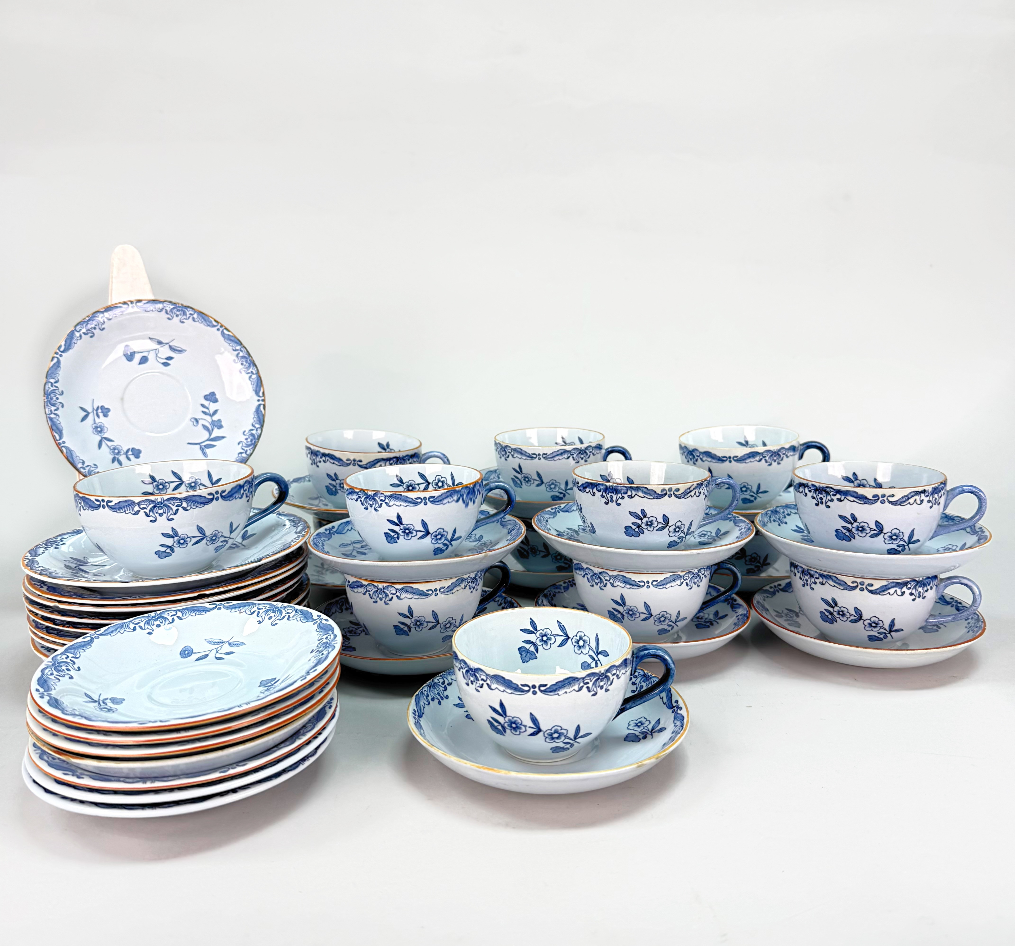 KAFFESERVIS "OSTINDIA" - 44 delar, Röstrand Sweden.