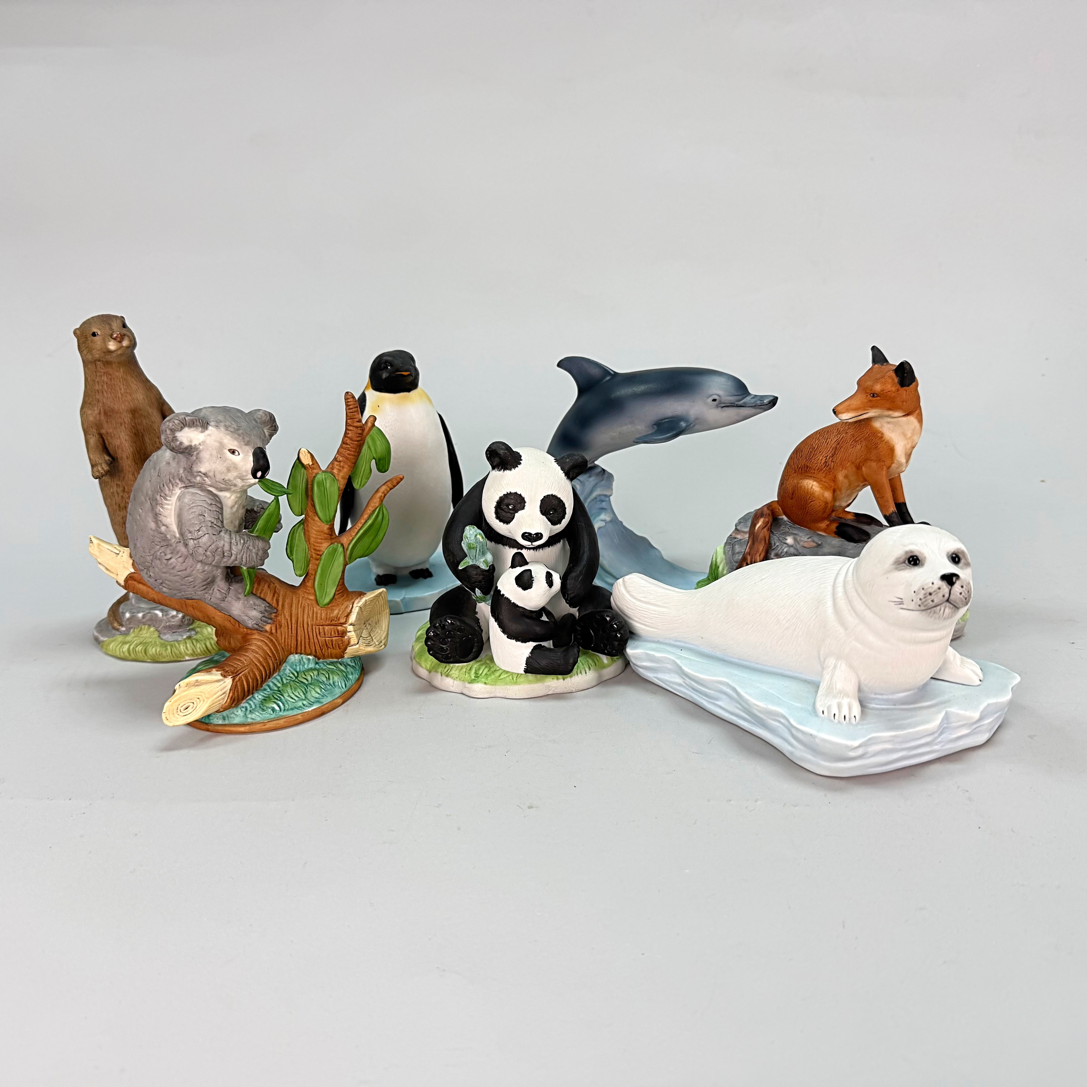 FIGURINER 7 st porslin Världens djur Svenskt Glas med numrering.