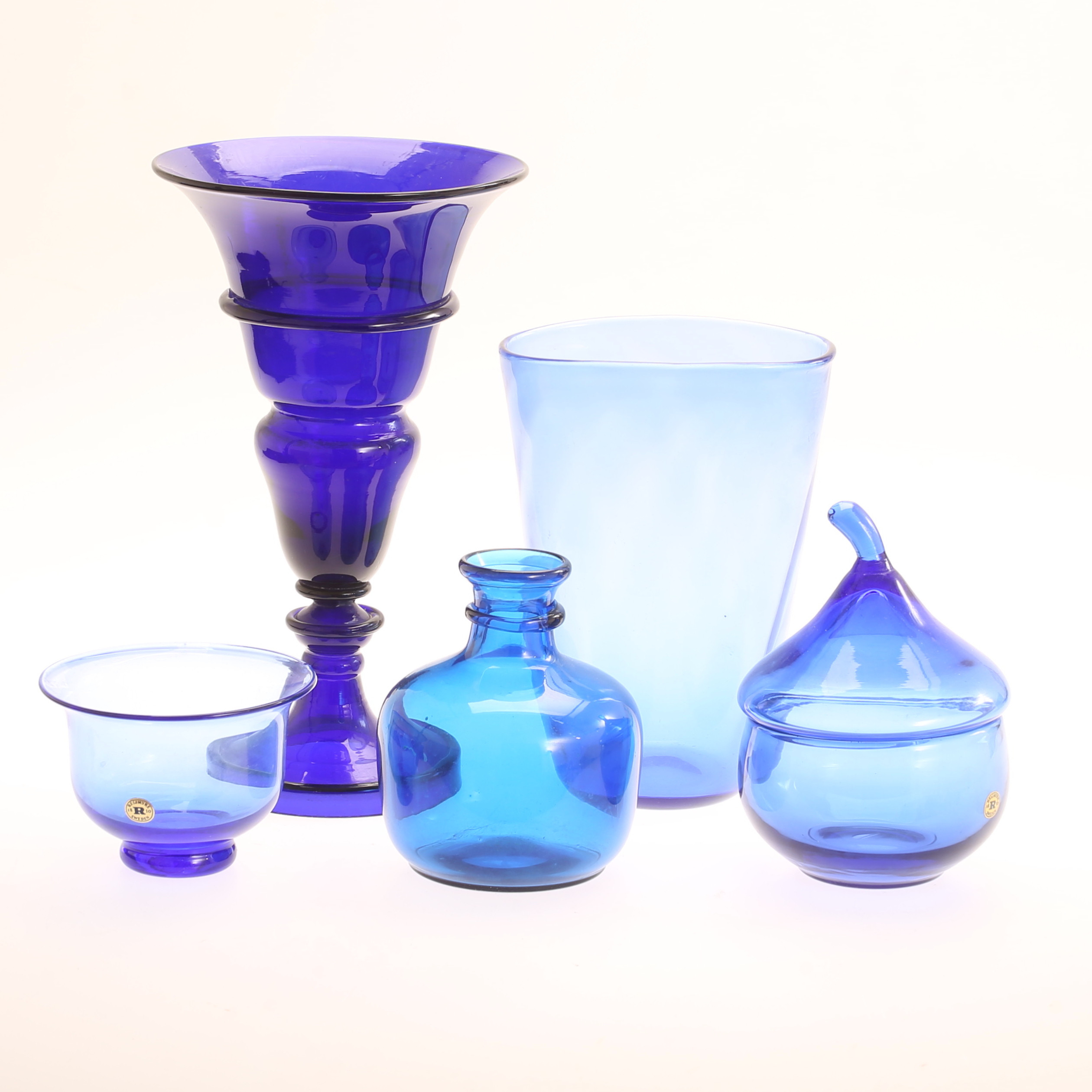 GLASFÖREMÅL, 5 delar, bl a Reijmyre, 1900-tal.