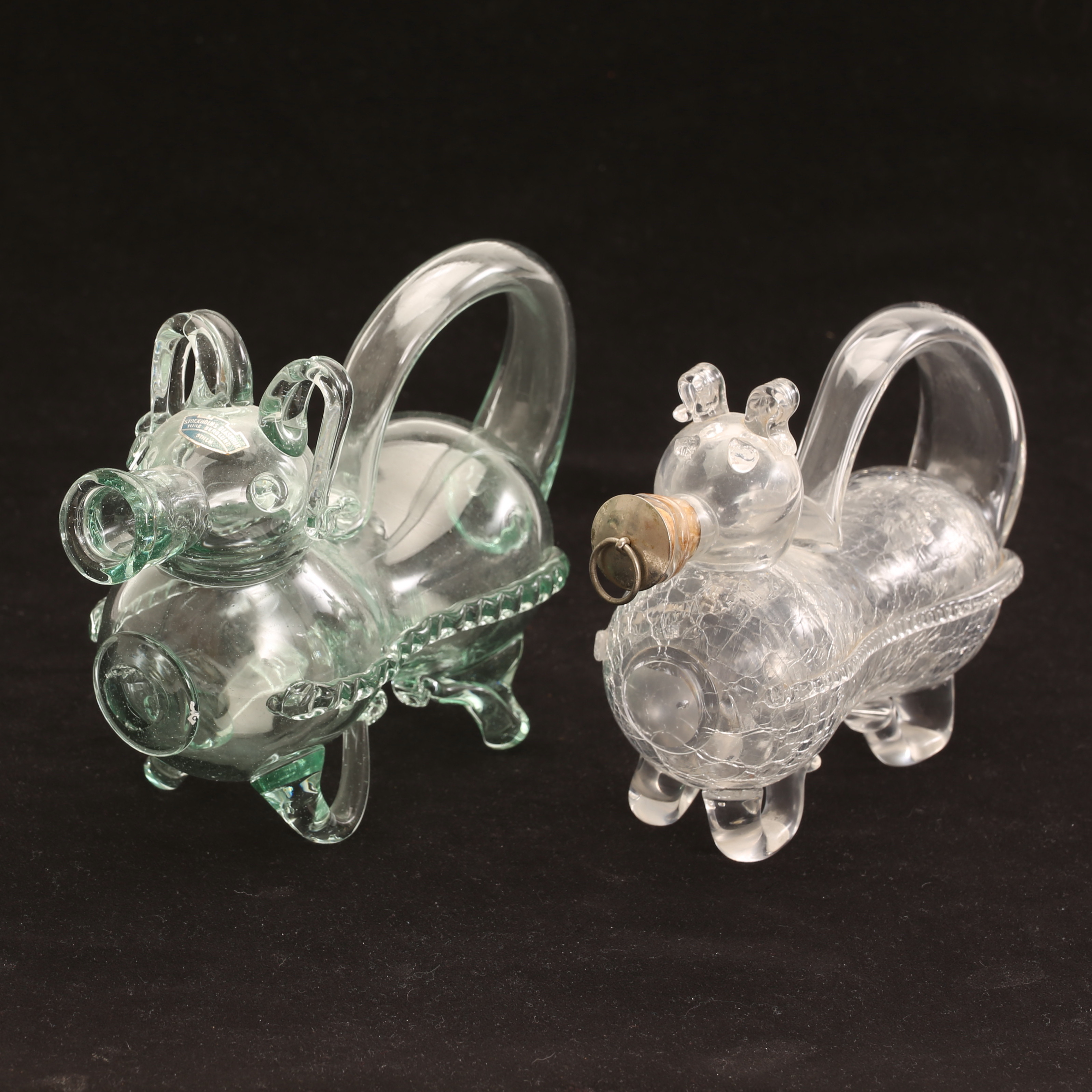 FYLLEHUNDAR, 2 stycken, glas, 1900-tal.