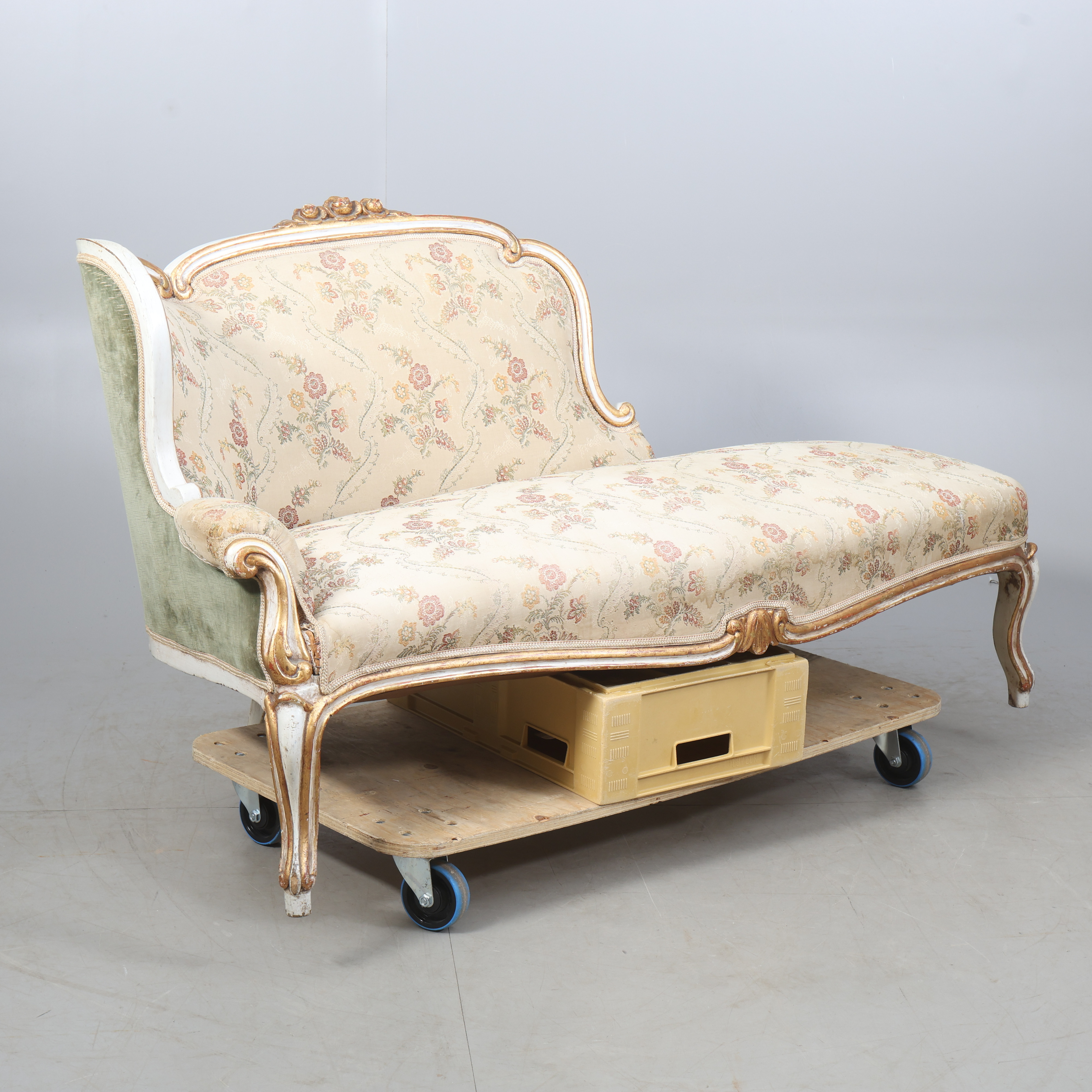 CANAPÉ, nyrokoko, 1900-talets första hälft.