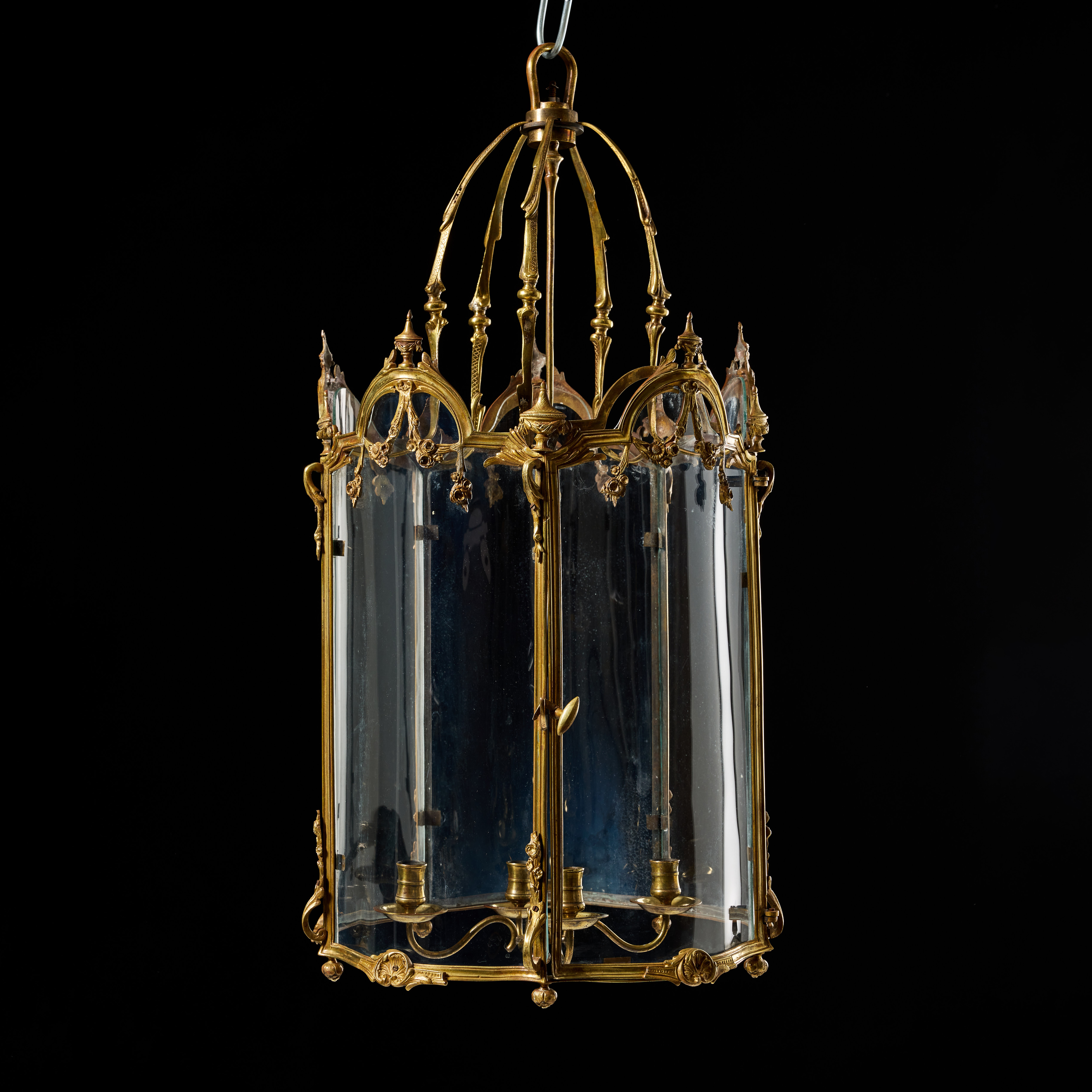 HALLYKTA, Louis XVI-stil, 1800-tal, för fyra ljus, stomme i förgylld mässing.