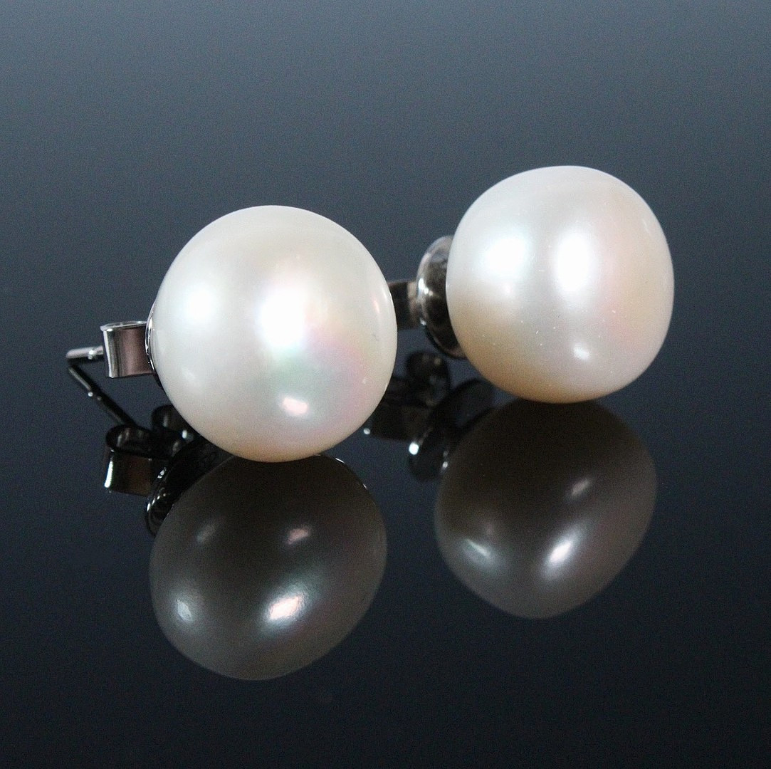 Ohrstecker mit Süßwasserzuchtperlen, 925er Silber.