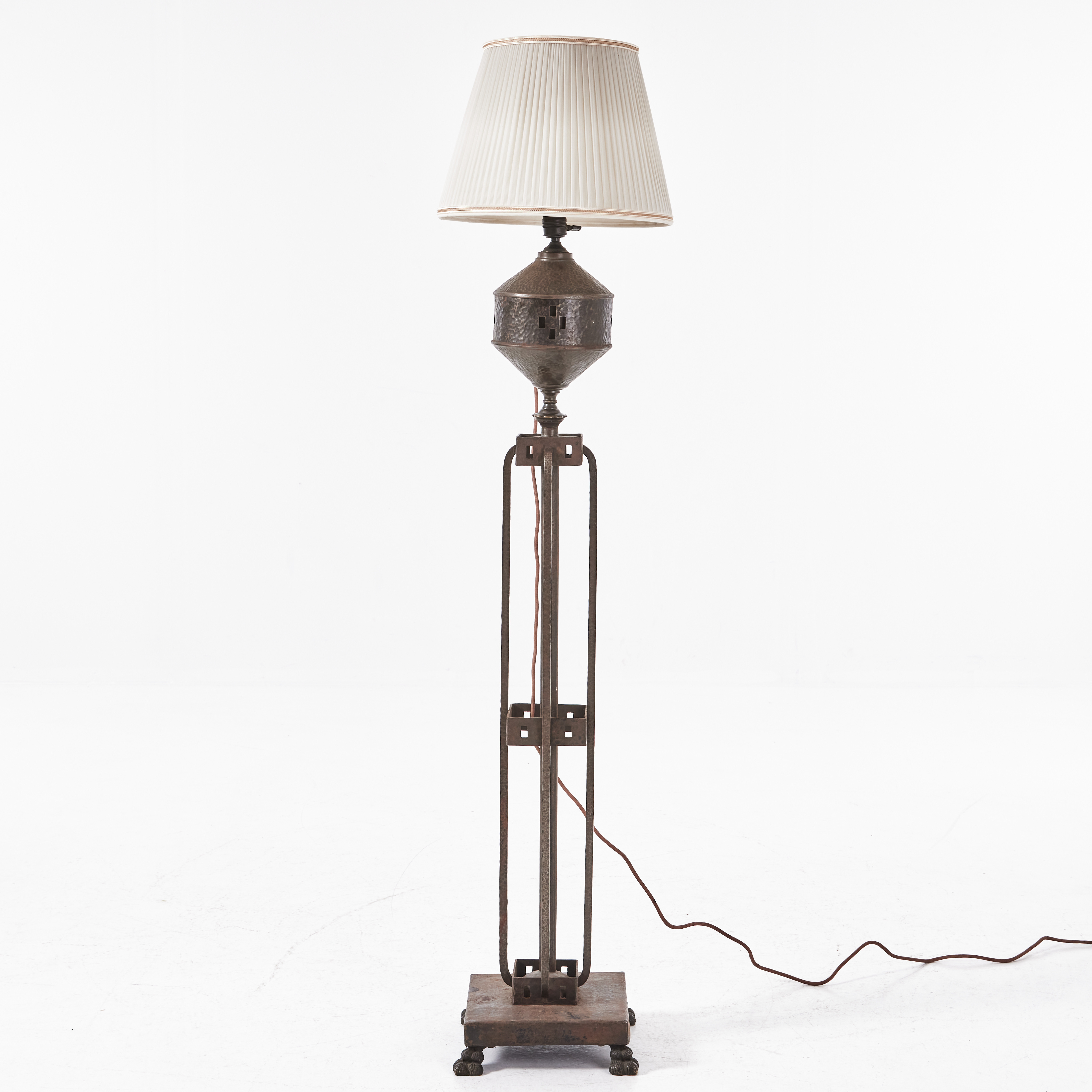 GOLVLAMPA, jugend, 1900-talets början, järnsmide.