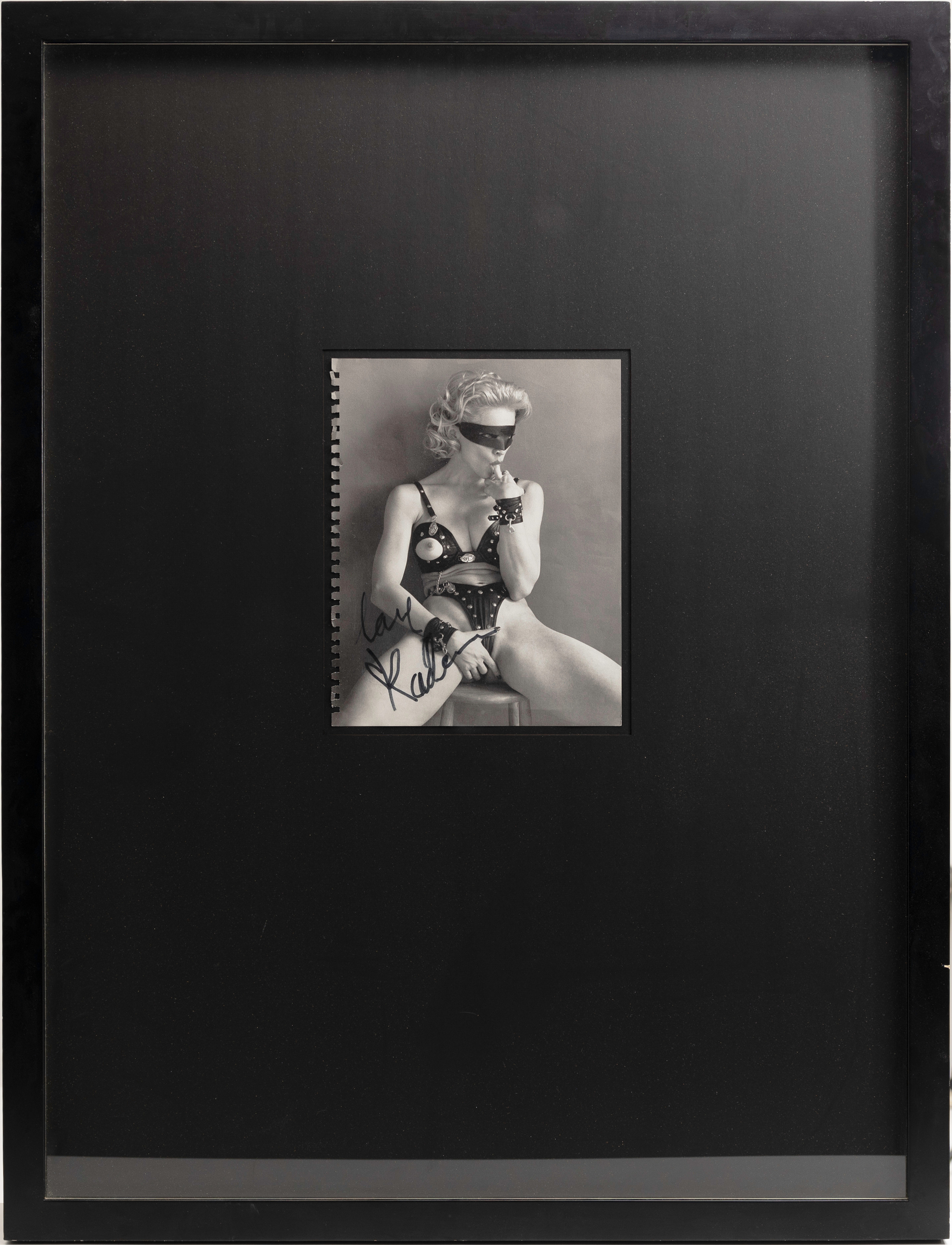 STEVEN MEISEL (1954-). Fotografi, ur boken "Sex", 1992, Steven Meisel Studio, signerad av Madonna.