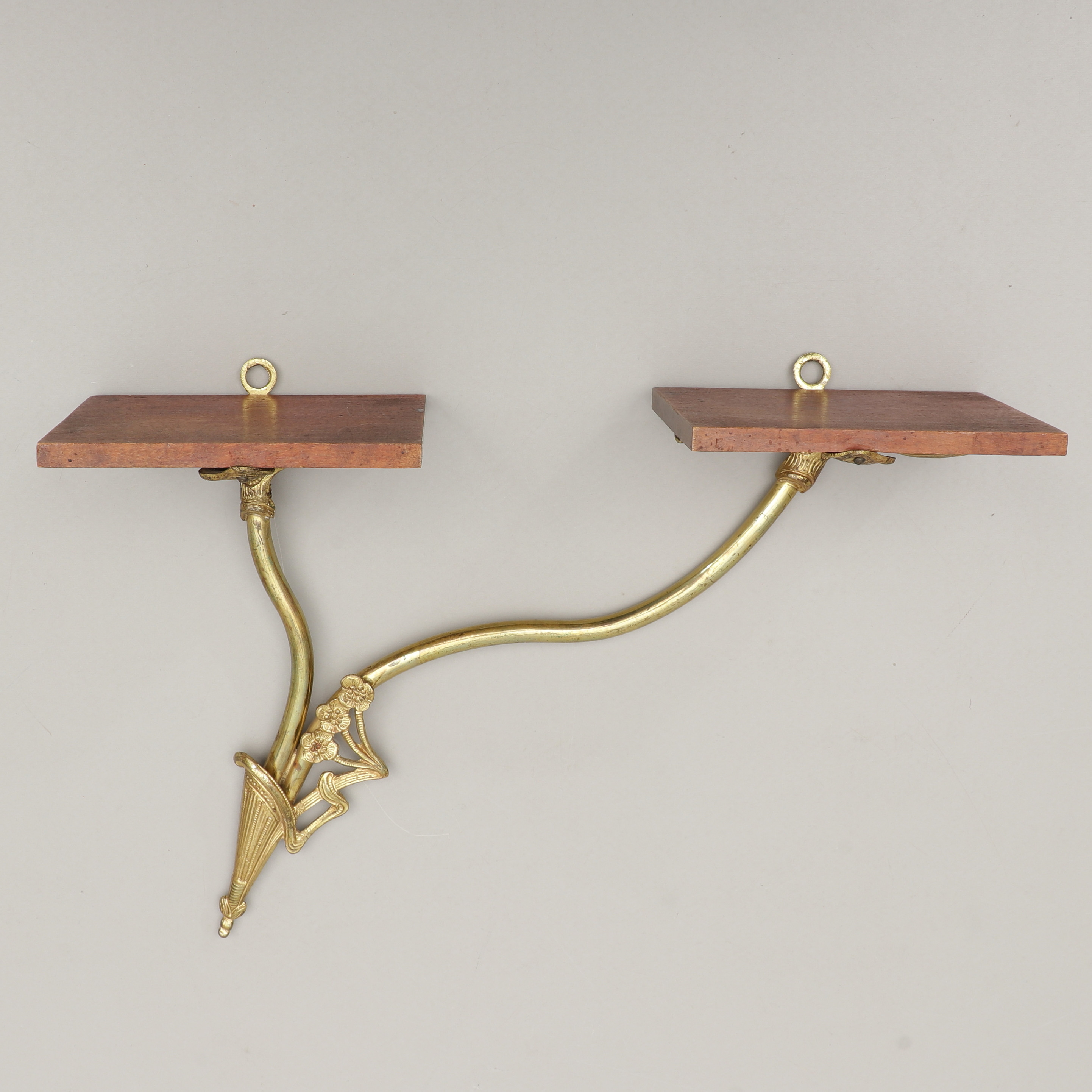 KONSOLHYLLA, jugend, mässing mm, tidigt 1900-tal.