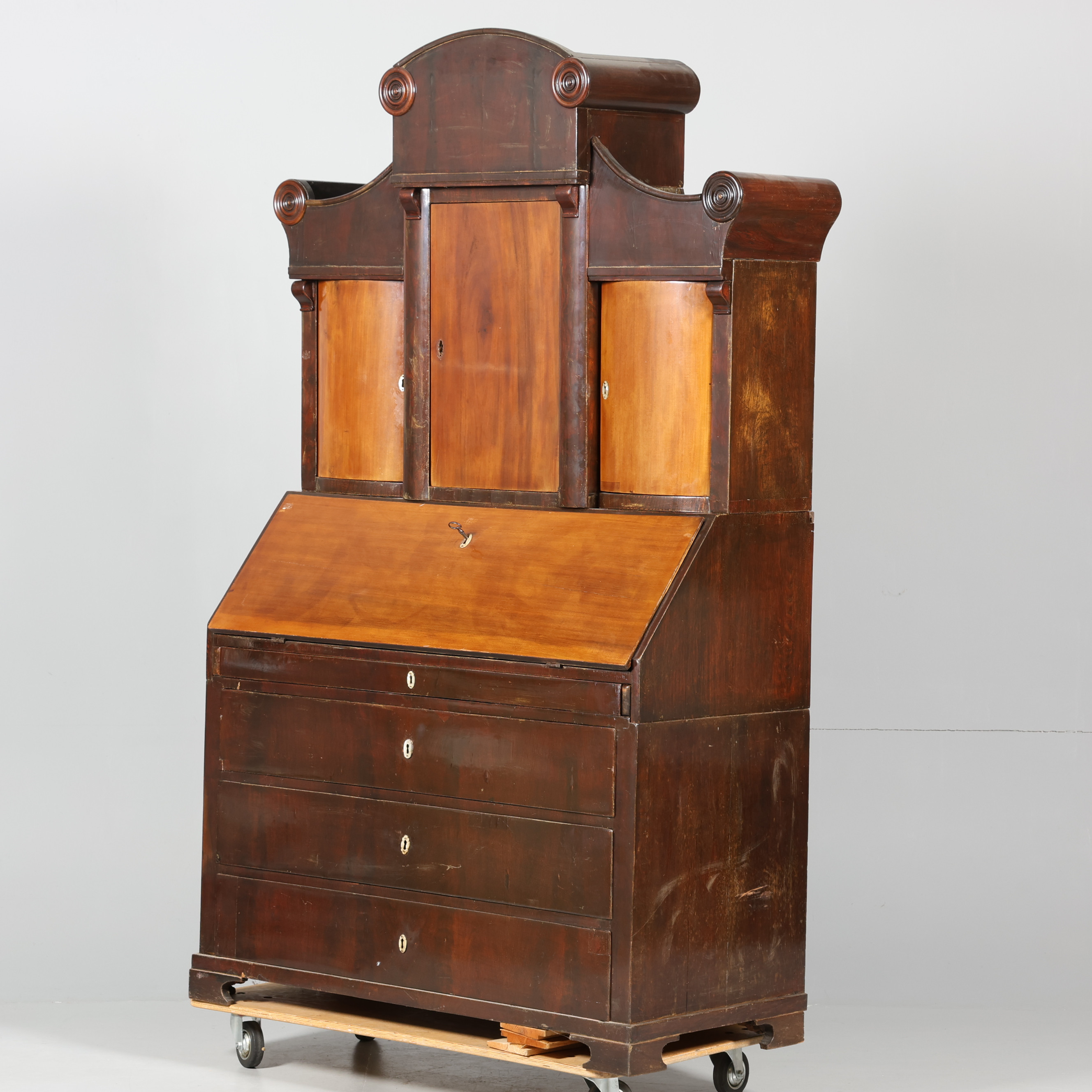 GOLVSKÅP/SEKRETÄR, Mahogny, intarsia, 1800-tal.