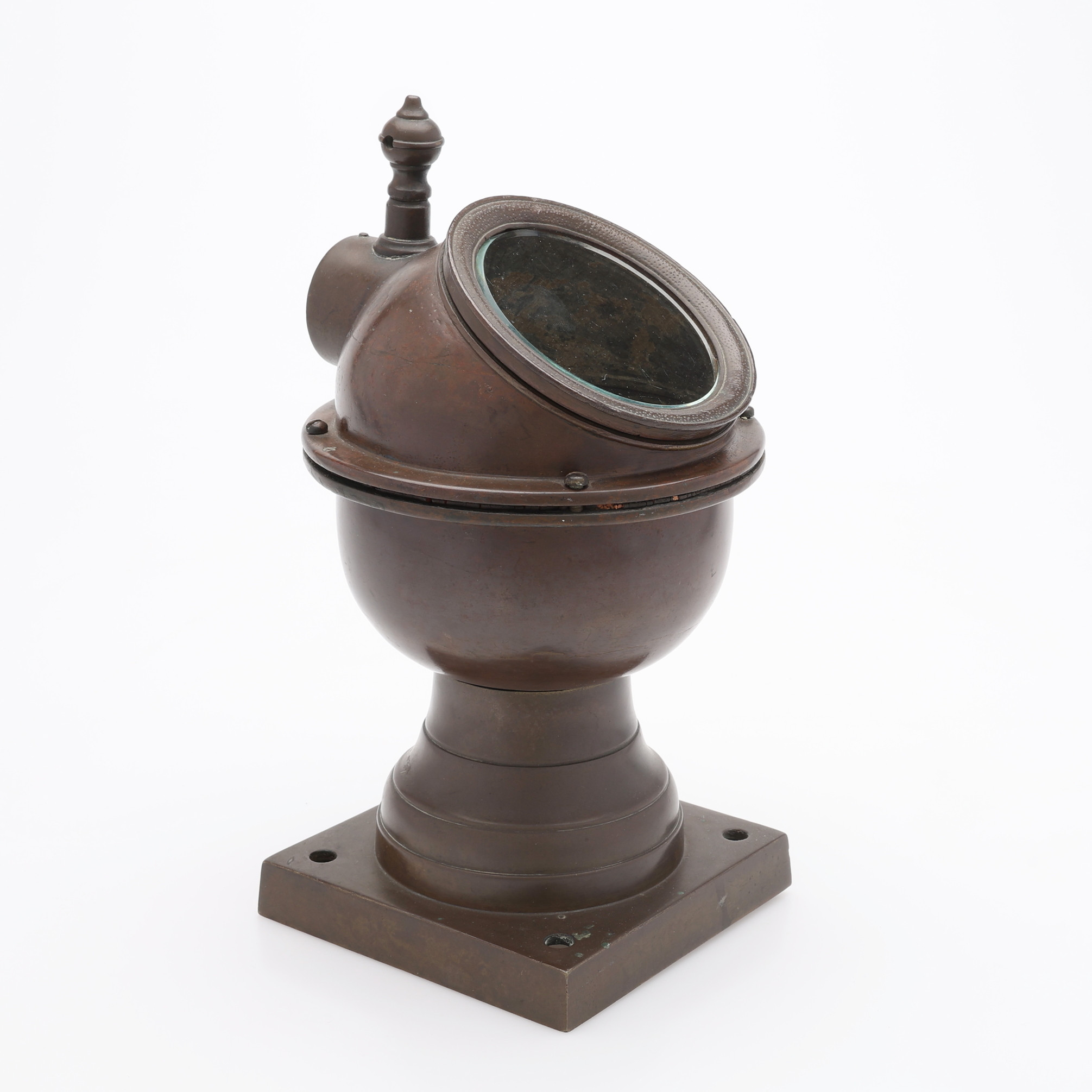 KOMPASS MED NAKTERHUS/COMPASS AND BINNACLE, Norie Wilson & Co London (?). koppar, 1870-tal.