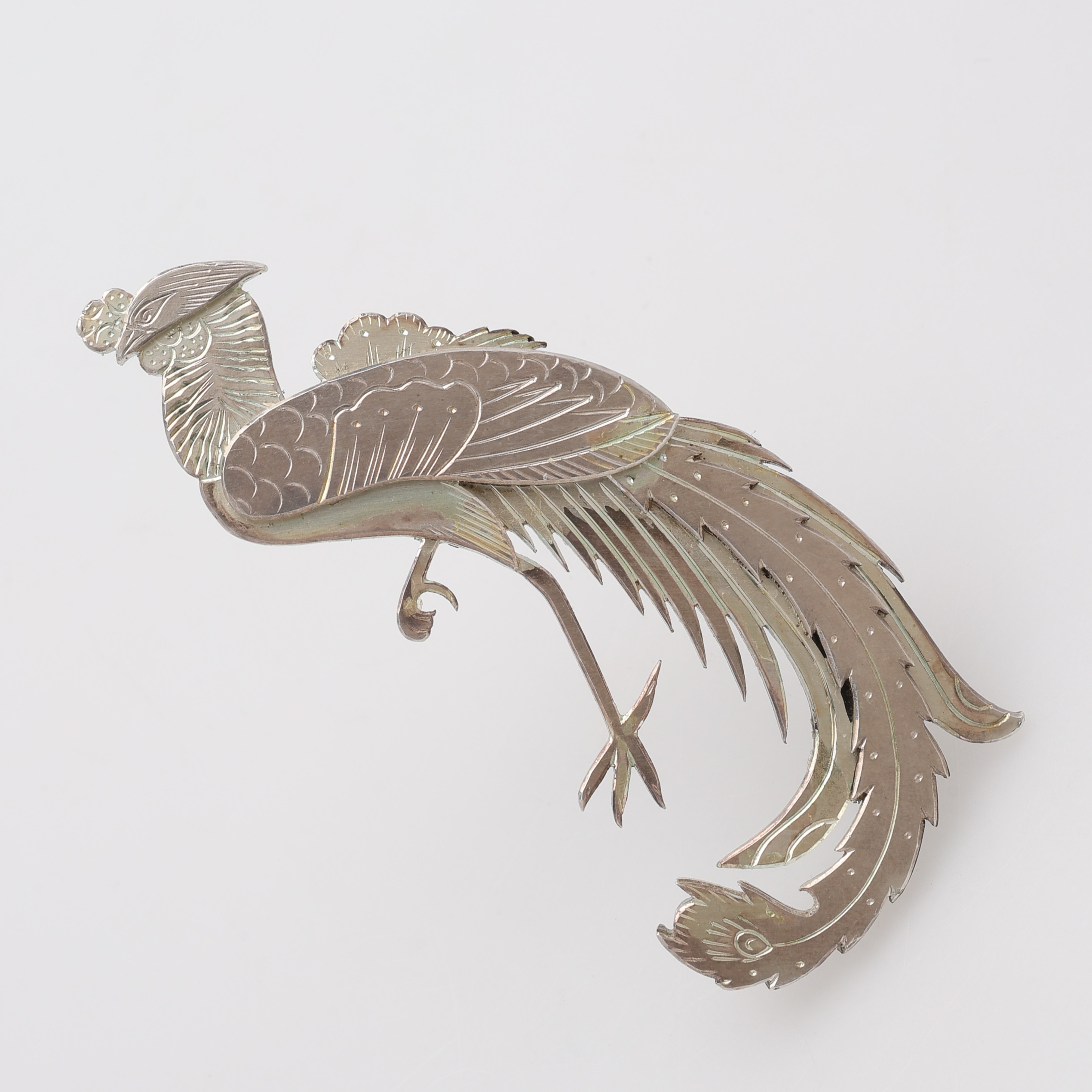 WIWEN NILSSON. BROSCH I FORM AV PÅFÅGEL.