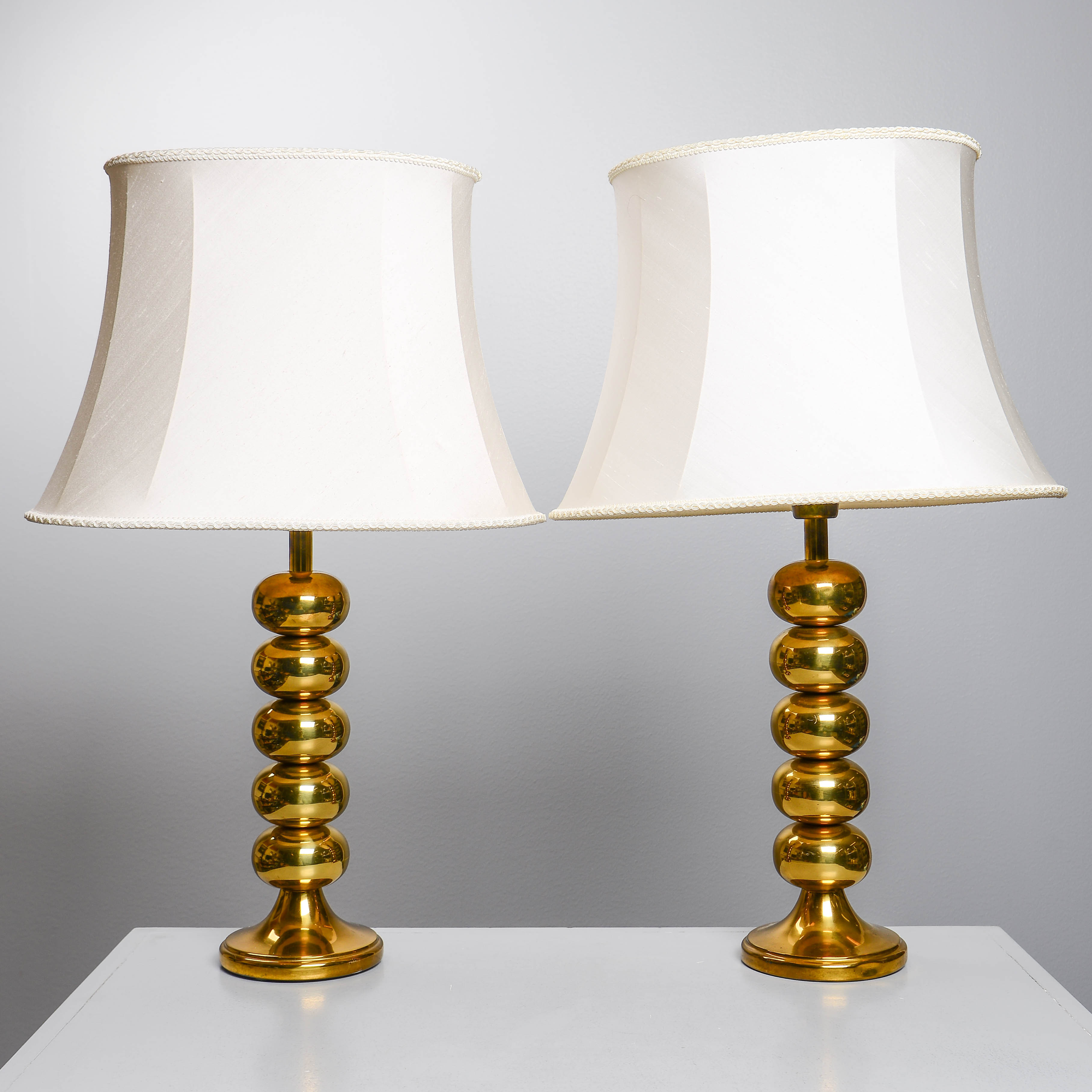 UNO DAHLÉN. BORDSLAMPOR, 2 st, mässing, modell 8805 för Aneta, 1900-talets andra del.