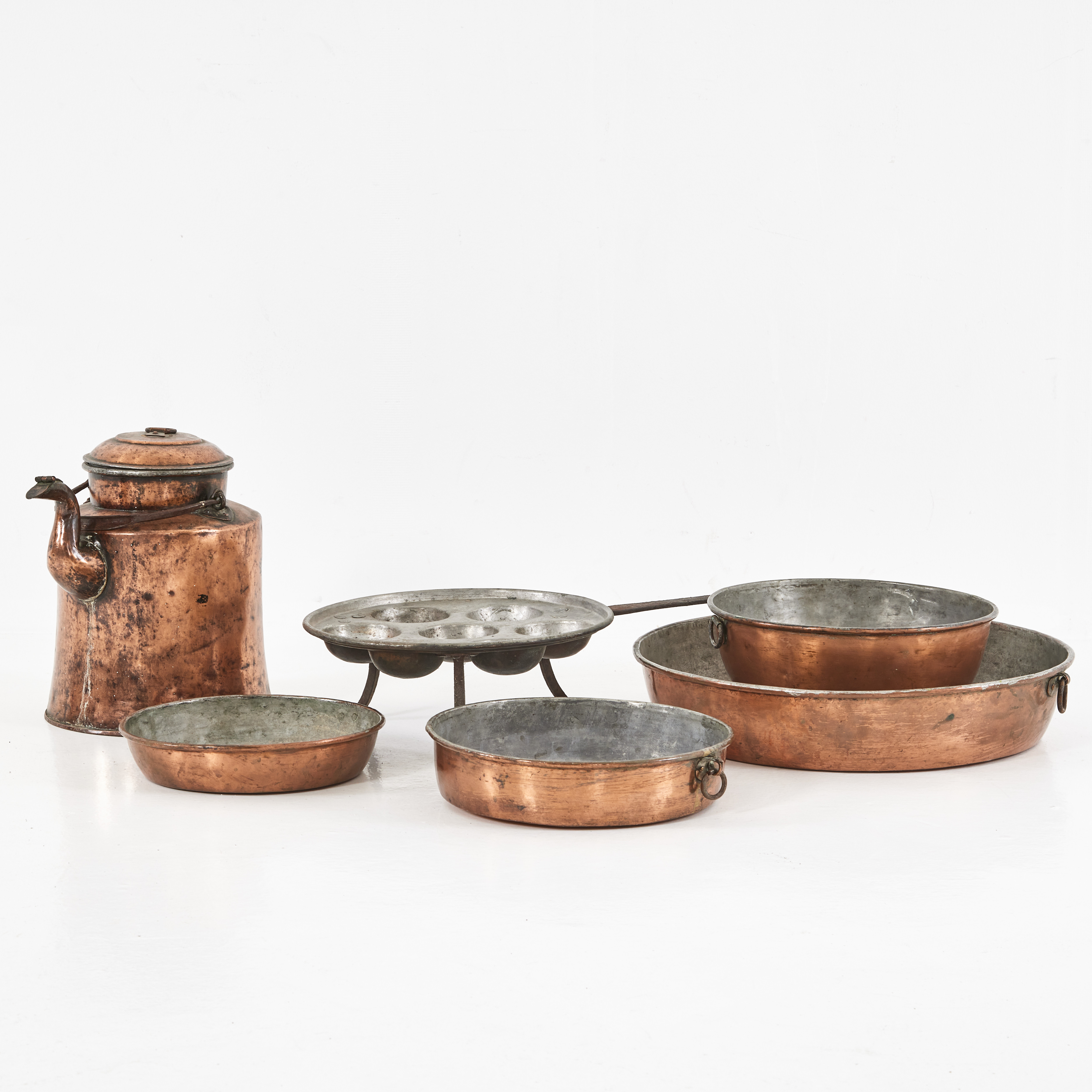 KANNA, MUNKJÄRN, SKÅLAR, 6 delar, koppar, 17/1800-tal.