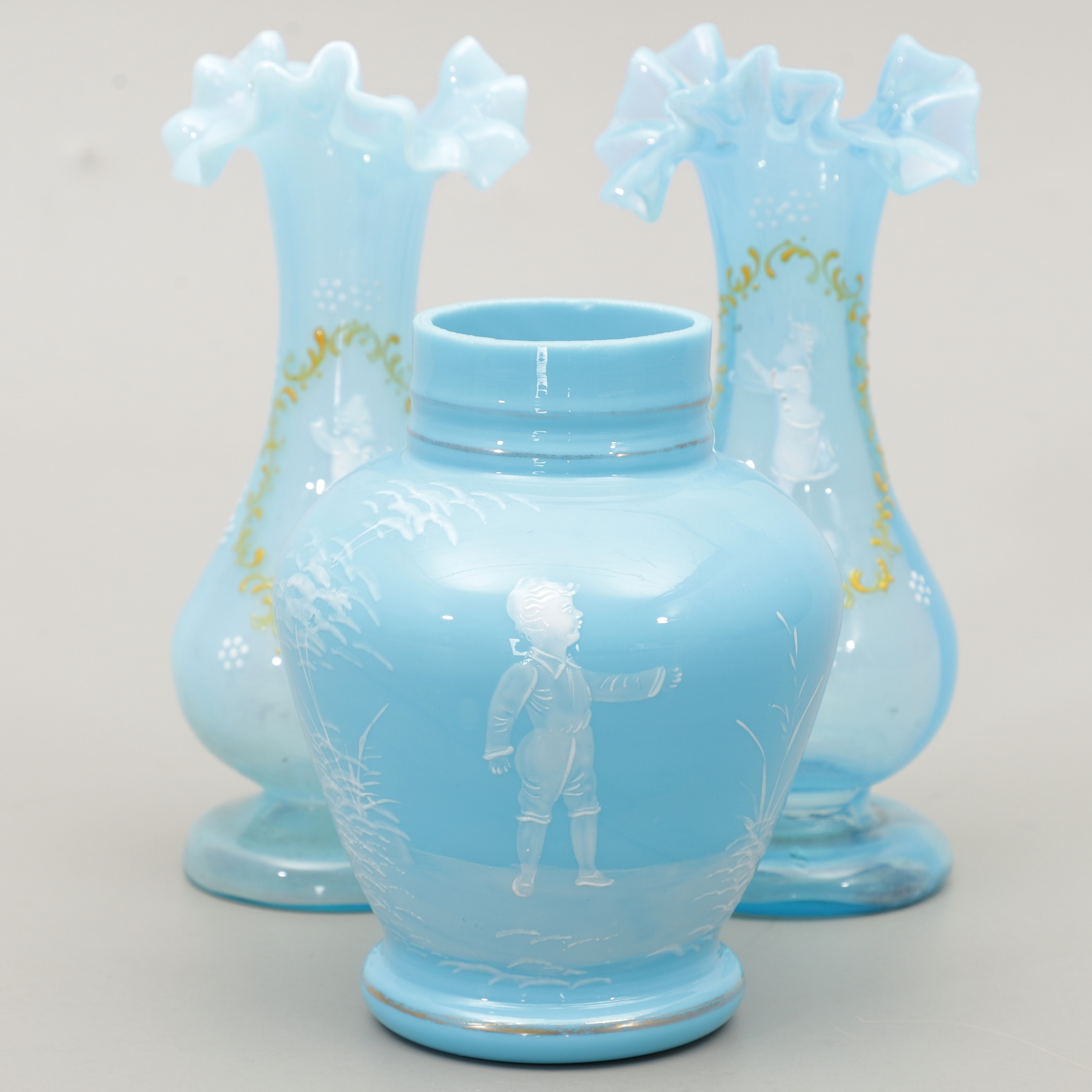 VASER, 3 st, glas, Mary Gregory-stil, 1800/1900-tal.