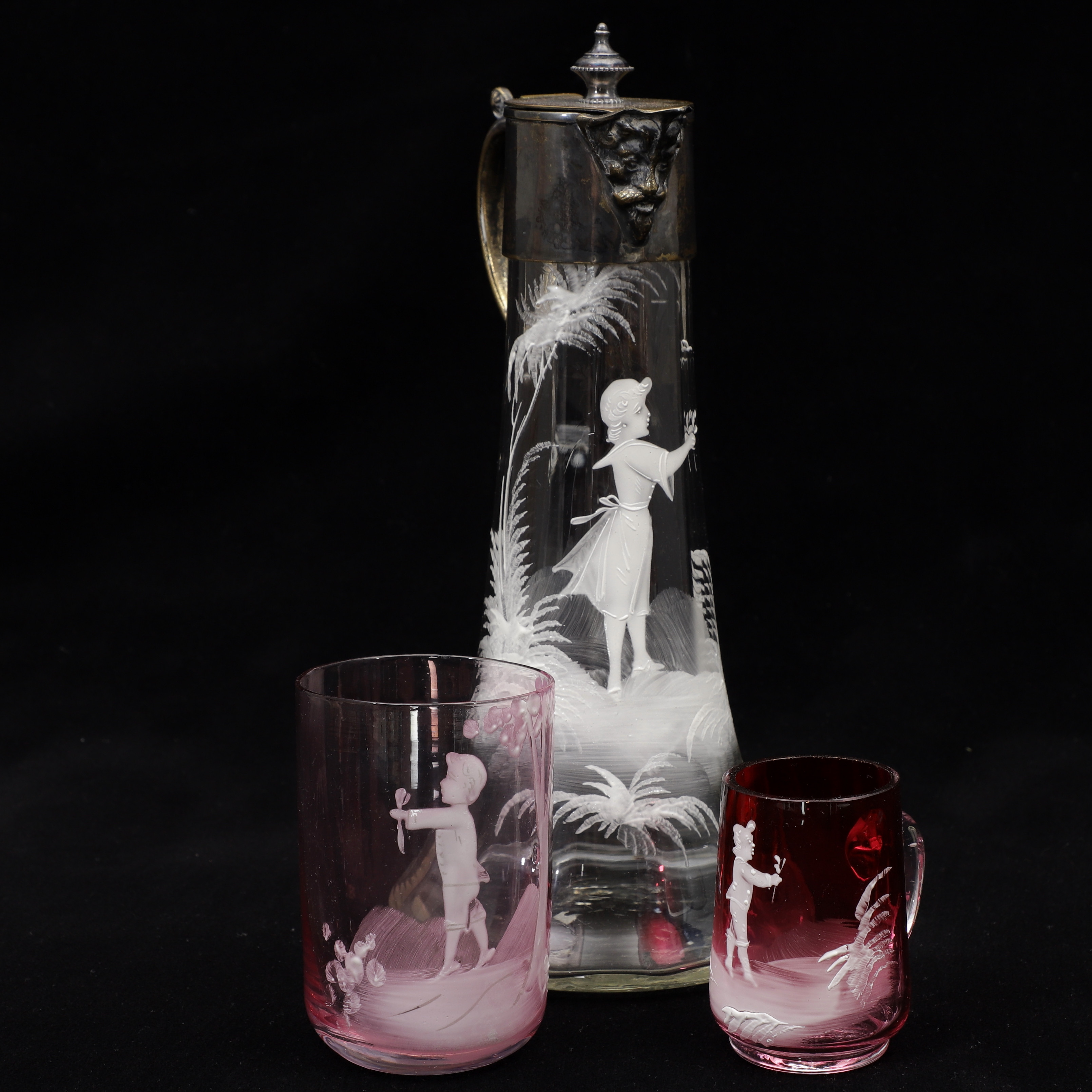 KARAFF med glas, 3 delar, Mary Gregory stil, 1900-tal.