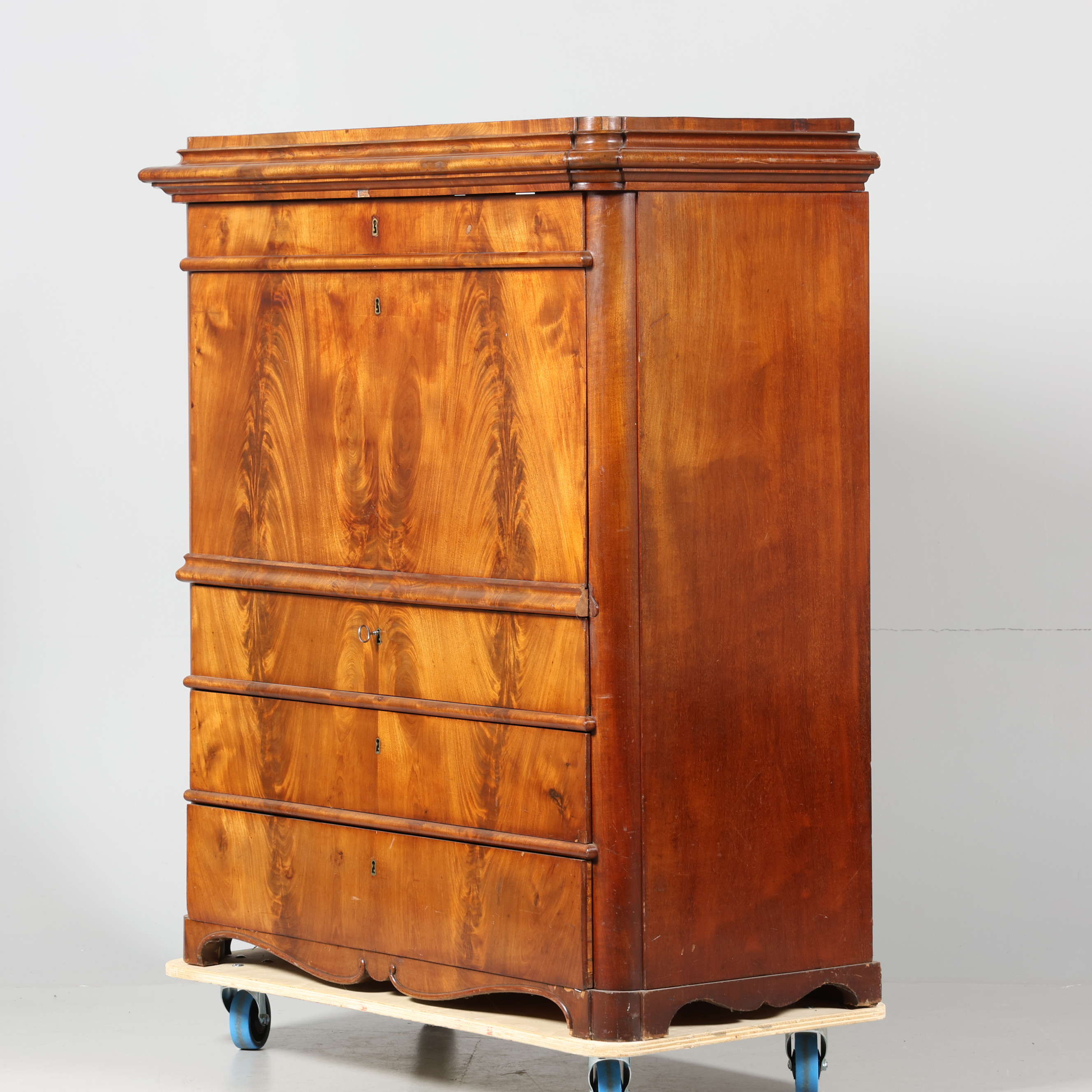 SEKRETÄR/CHIFFONJE, mahogny, 1800-talets första hälft.