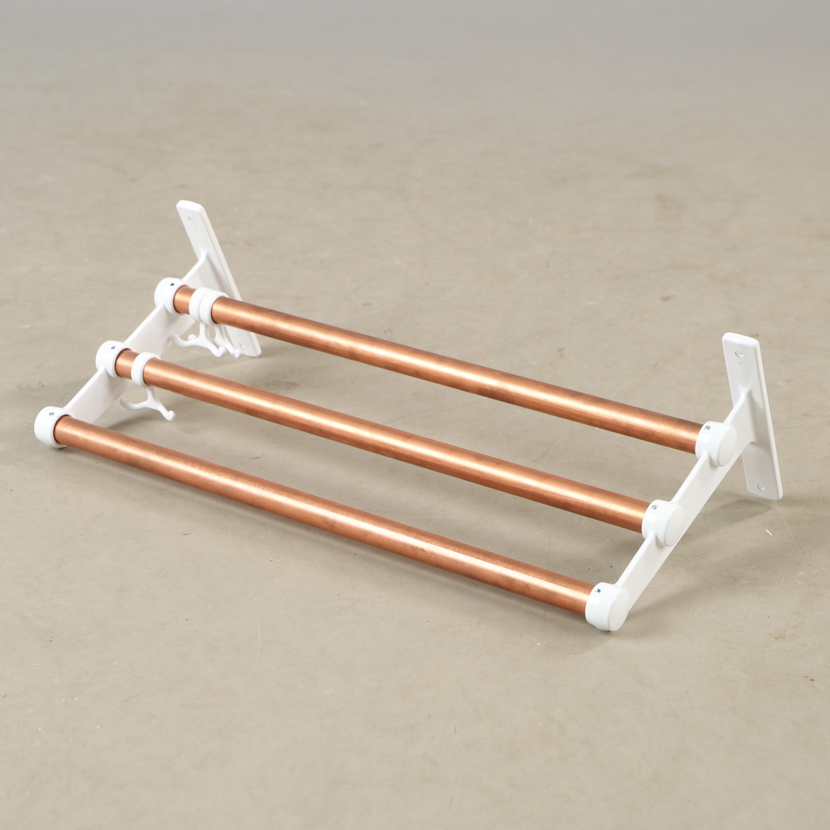 GUNNAR BOLIN. Hatthylla, koppar och vitlackerad metall, Essem design, samtida.