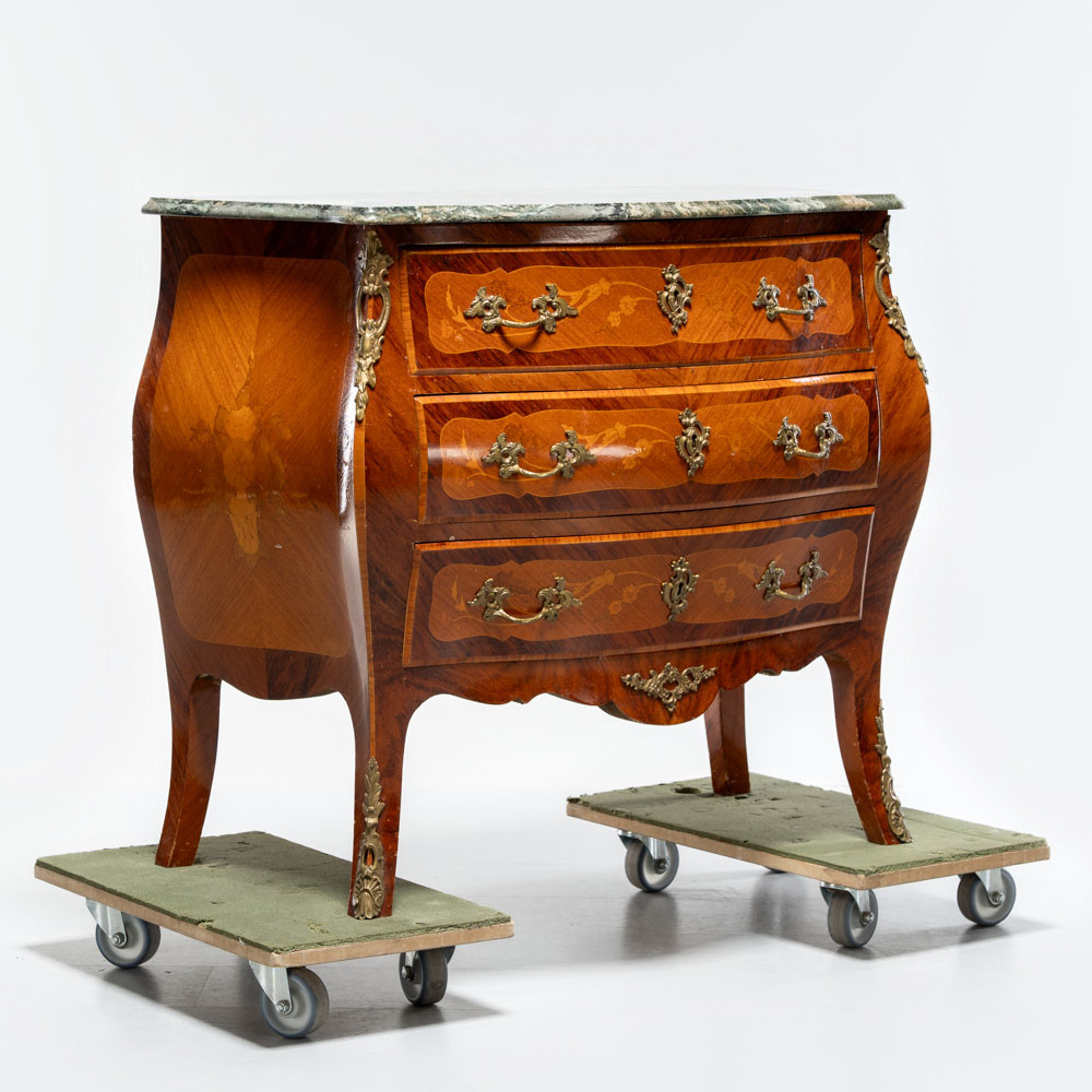 BYRÅ, Rokoko-stil, stenskiva, 1900-tal.