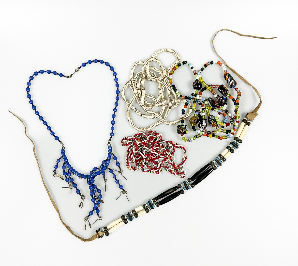 HALSKEDJOR, 5 st, Native, Nord Amerika, 1900-talets mitt.