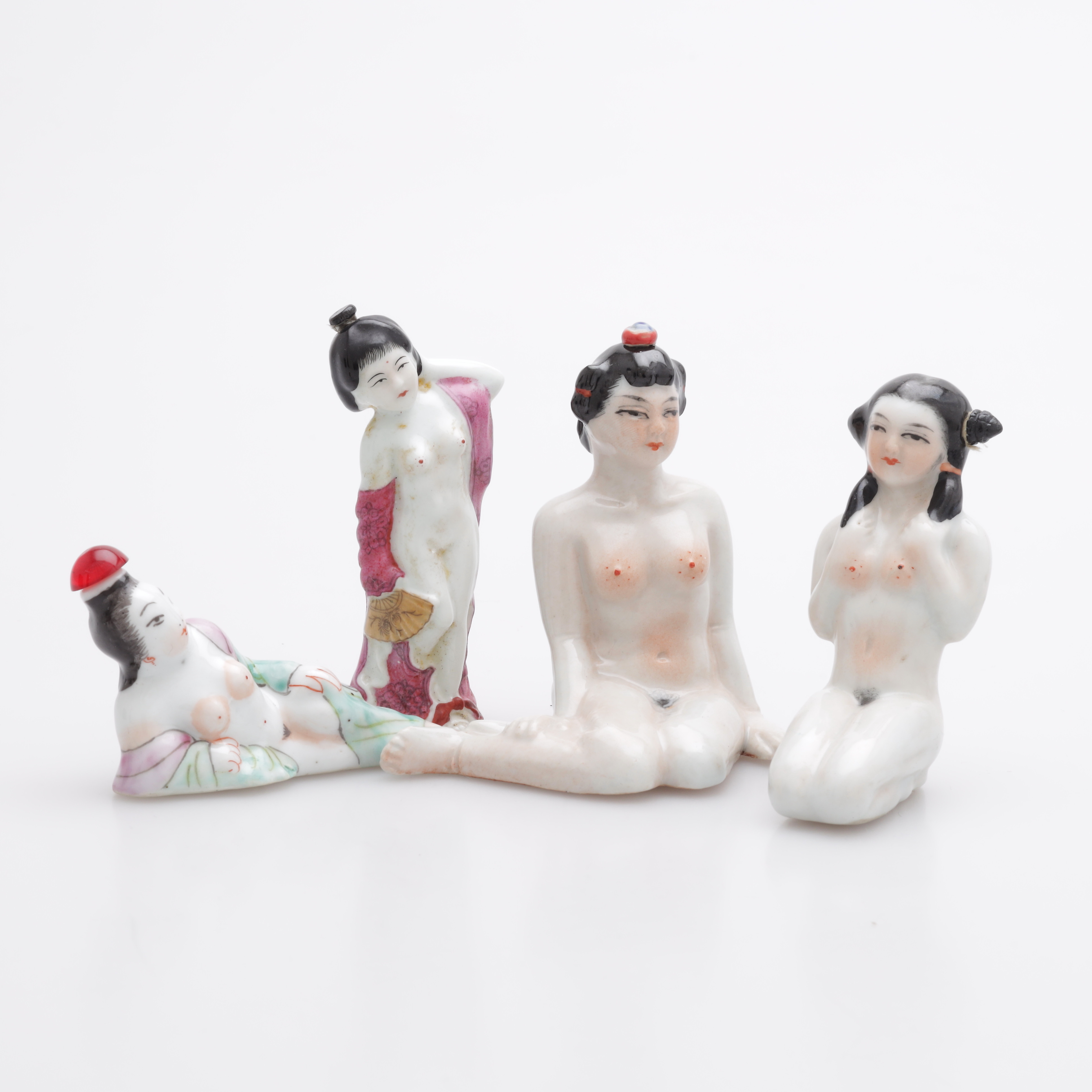 SNUSFLASKOR, 4 st, nakengeishor, porslin, Japan, 1800/1900-tal.